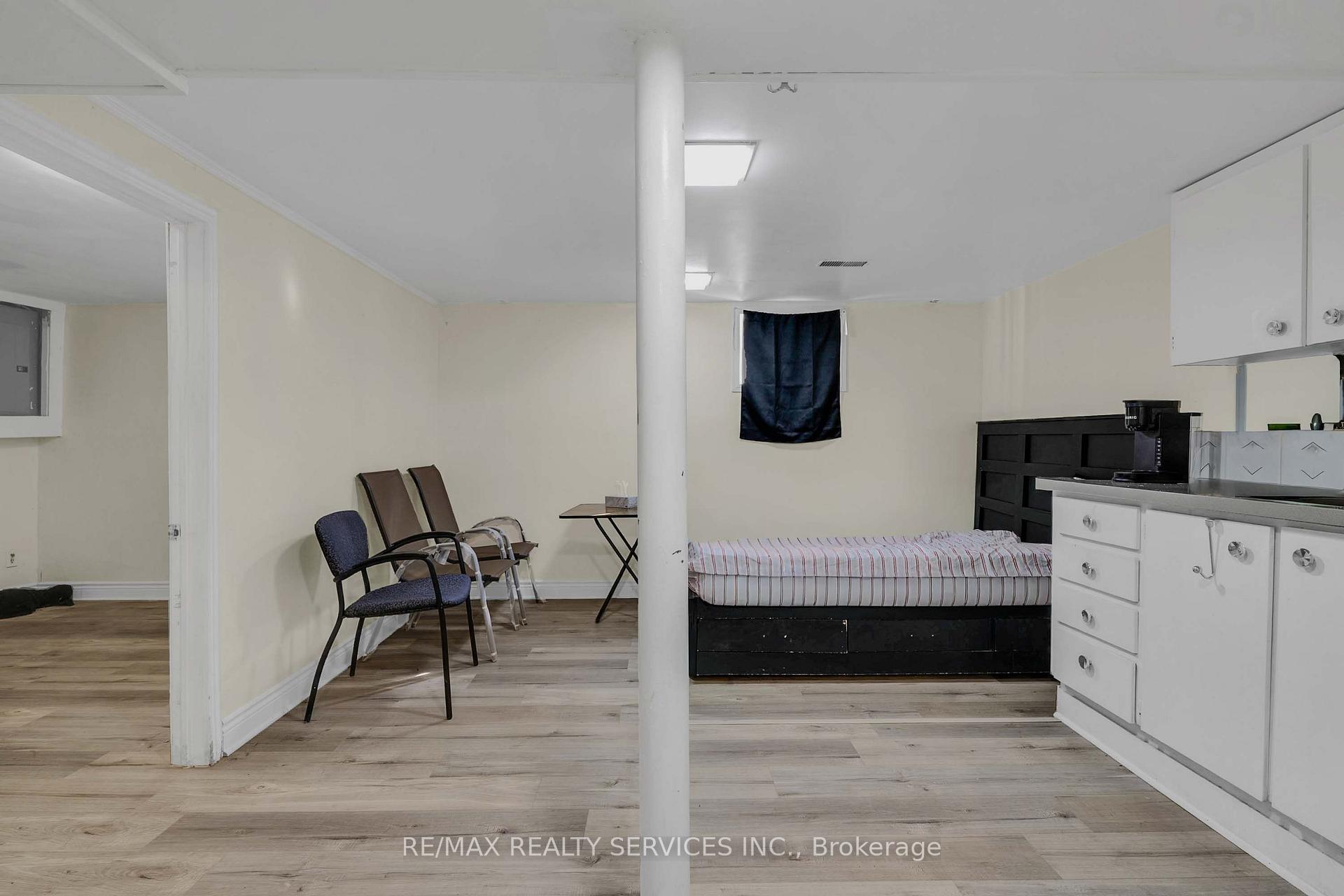 Photo 32 of 17 Avening Drive, Etobicoke, West Humber-Clairville — HOMEH