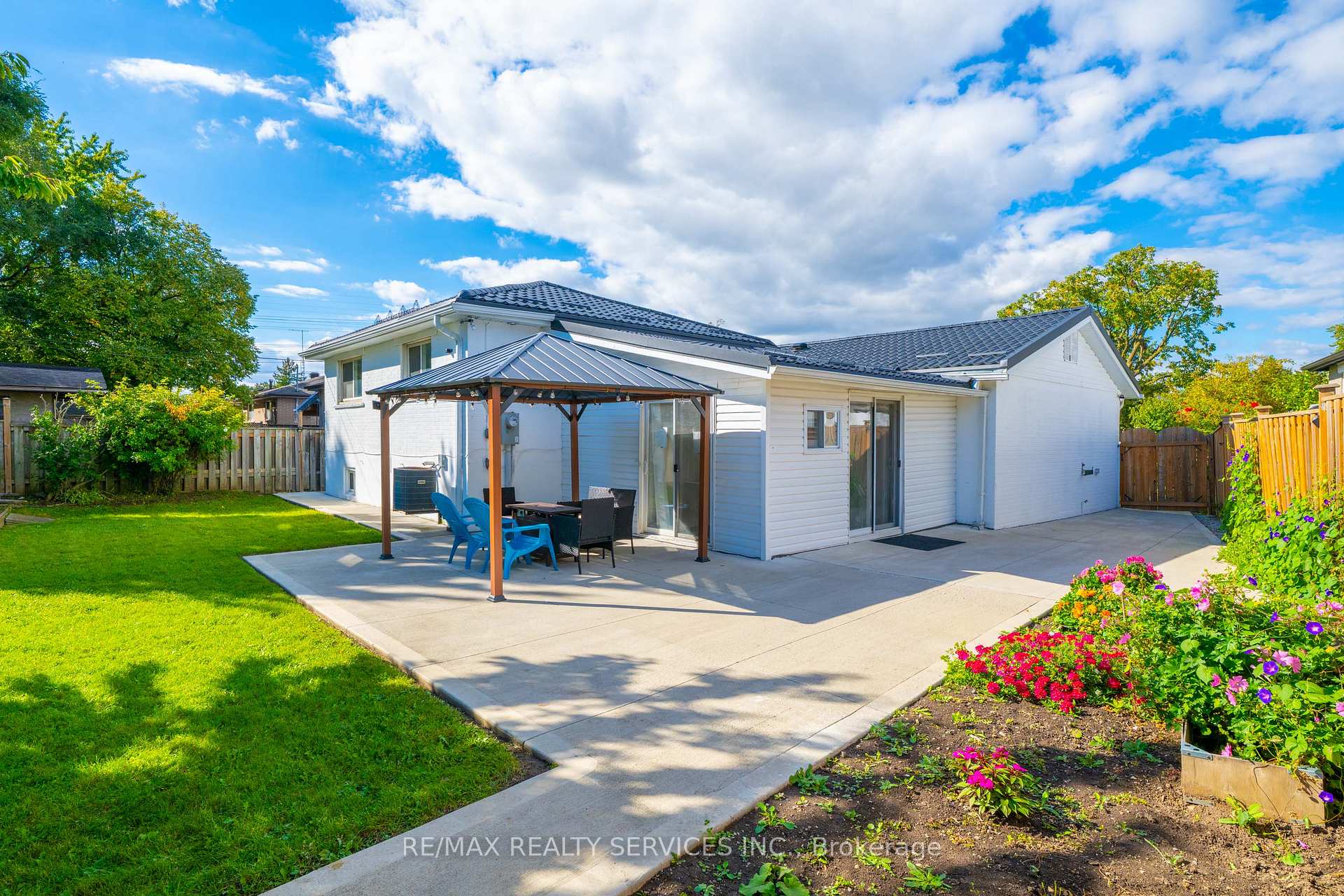 Photo 38 of 17 Avening Drive, Etobicoke, West Humber-Clairville — HOMEH