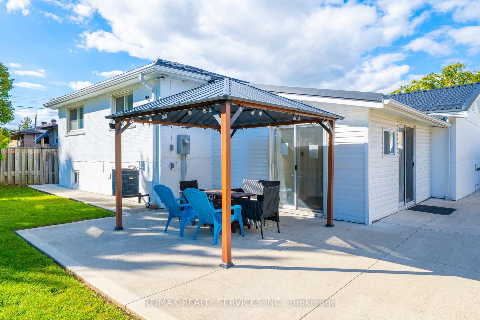 Photo 42 of 17 Avening Drive, Etobicoke, West Humber-Clairville — HOMEH