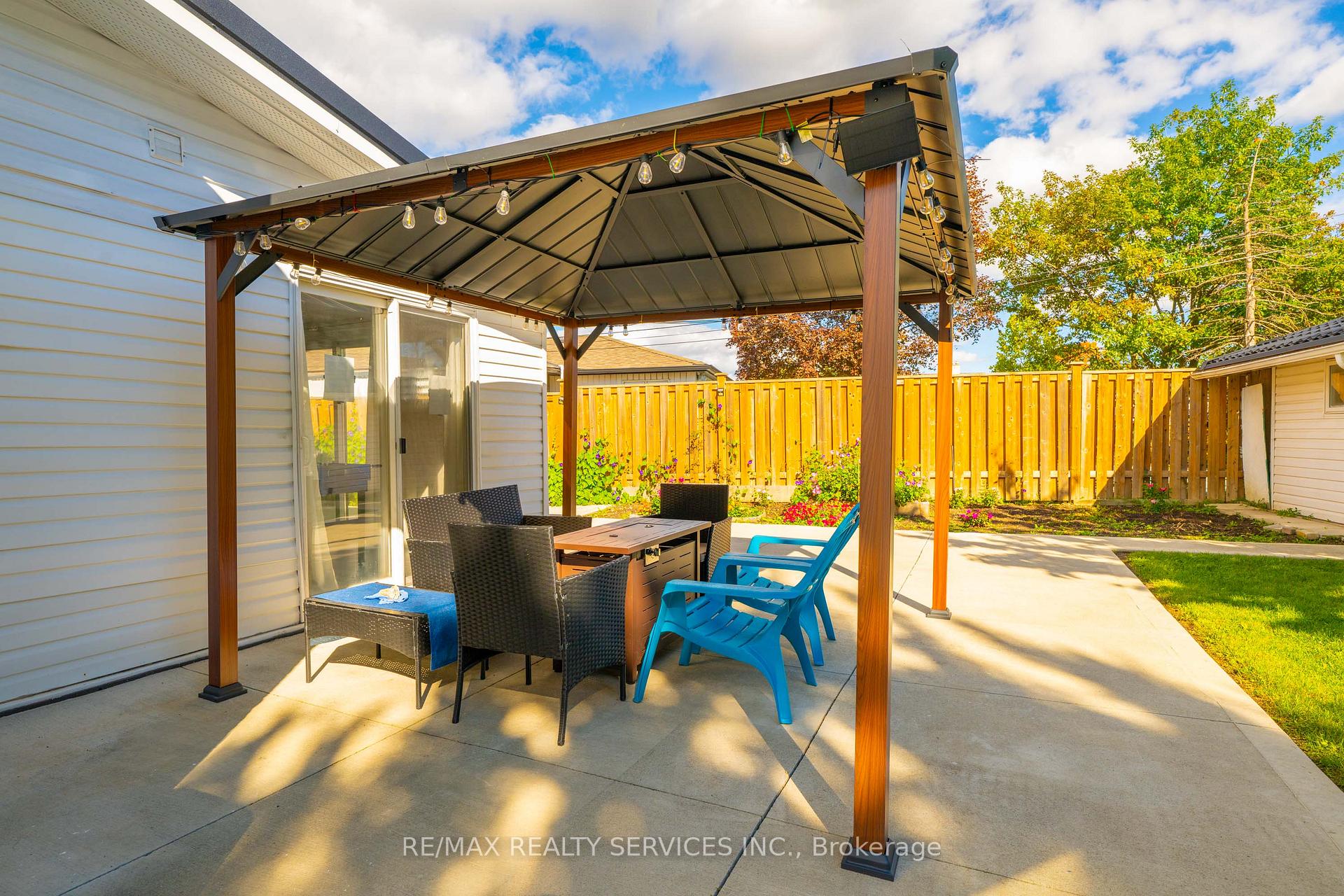 Photo 43 of 17 Avening Drive, Etobicoke, West Humber-Clairville — HOMEH