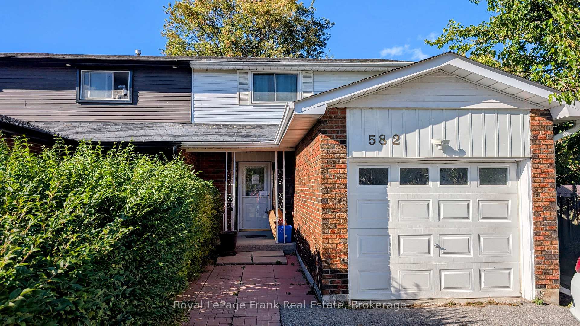 Photo of 582 Lakeview Avenue