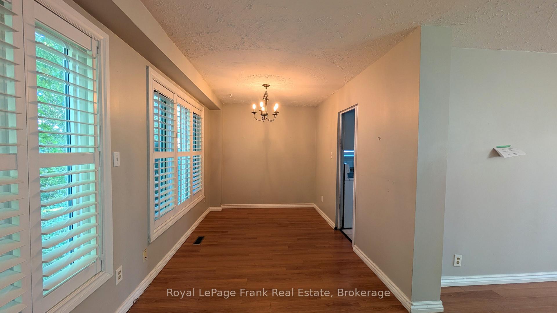Photo 6 of 582 Lakeview Avenue, Oshawa, Lakeview — HOMEH