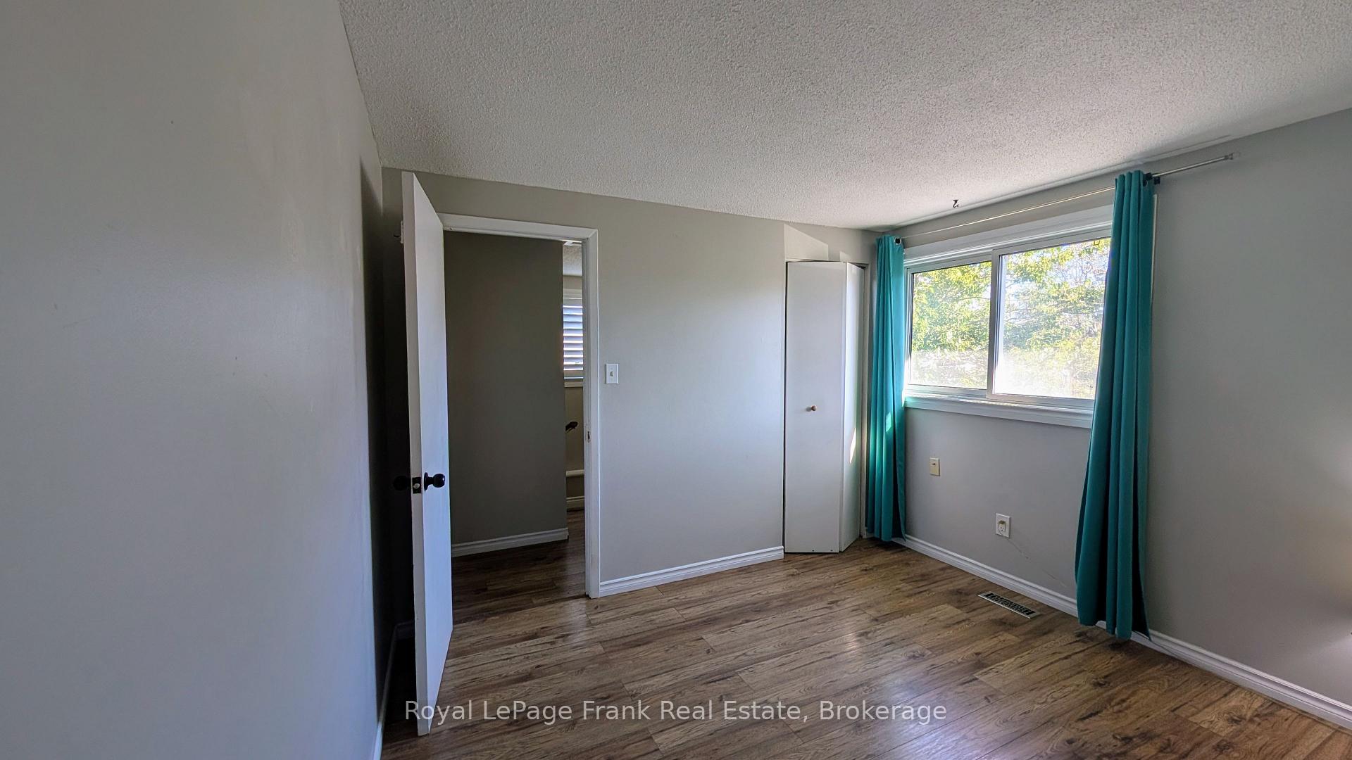 Photo 9 of 582 Lakeview Avenue, Oshawa, Lakeview — HOMEH