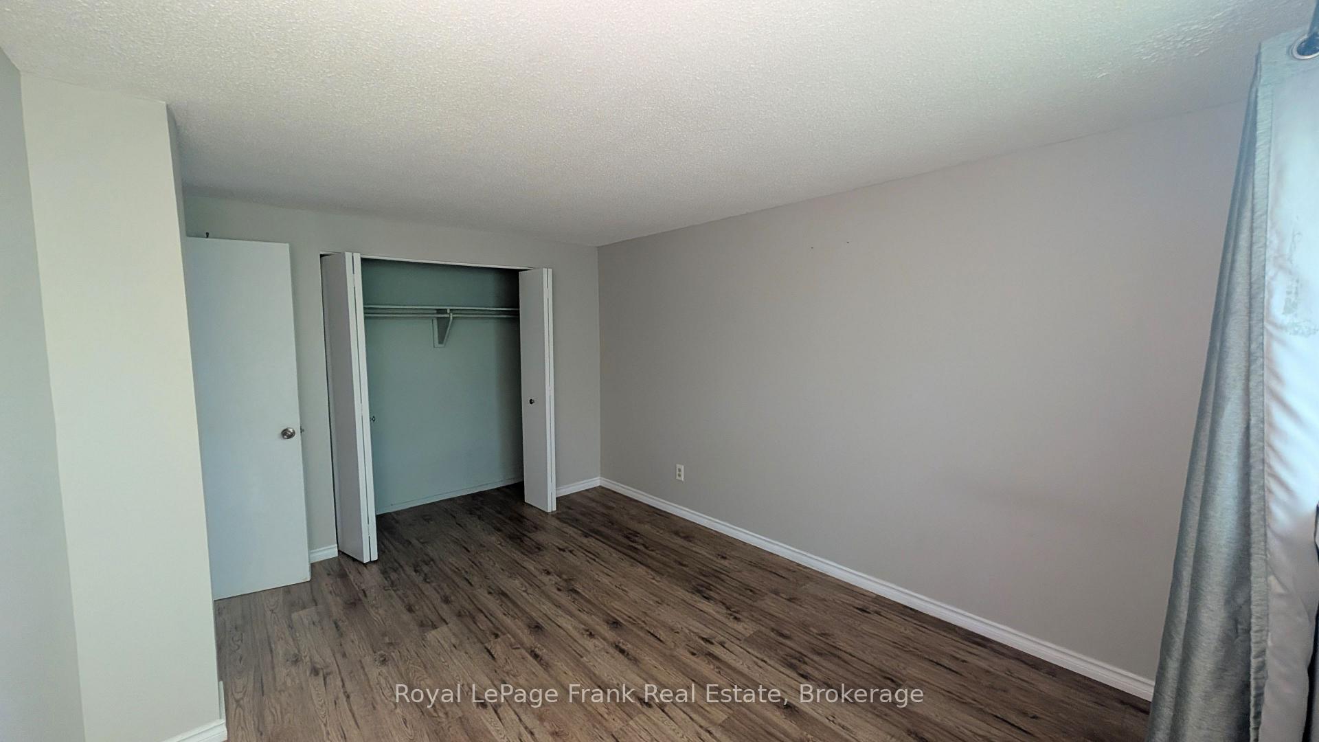 Photo 10 of 582 Lakeview Avenue, Oshawa, Lakeview — HOMEH