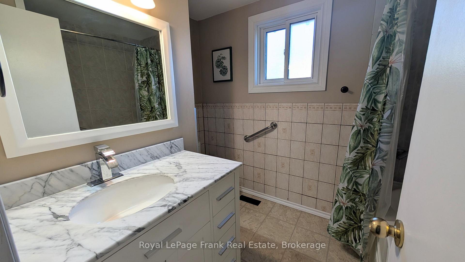 Photo 12 of 582 Lakeview Avenue, Oshawa, Lakeview — HOMEH