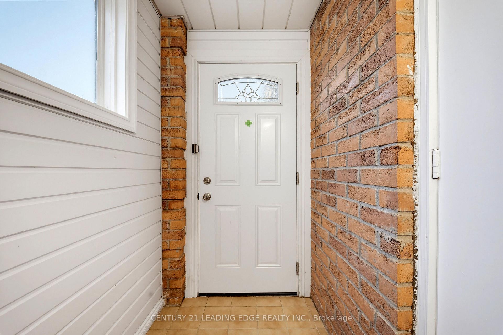 Photo 4 of Unit Main, 160 Galbraith Crescent, Markham, Milliken Mills East — HOMEH