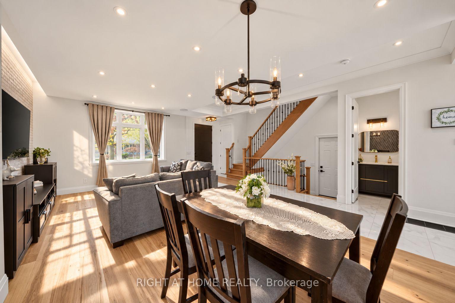 Photo 3 of 17 Exbury Road, North York, Downsview-Roding-CFB — HOMEH