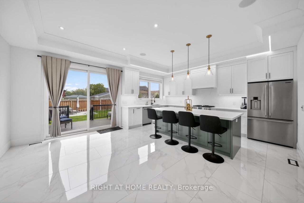 Photo 8 of 17 Exbury Road, North York, Downsview-Roding-CFB — HOMEH