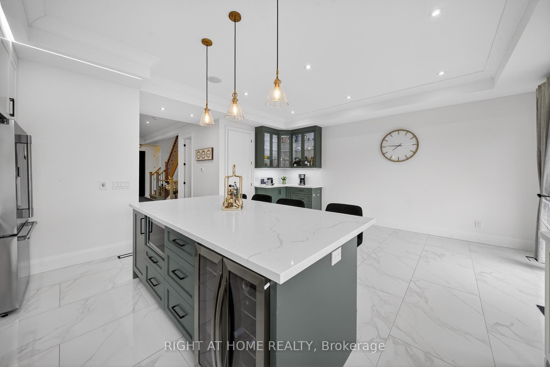Photo 9 of 17 Exbury Road, North York, Downsview-Roding-CFB — HOMEH