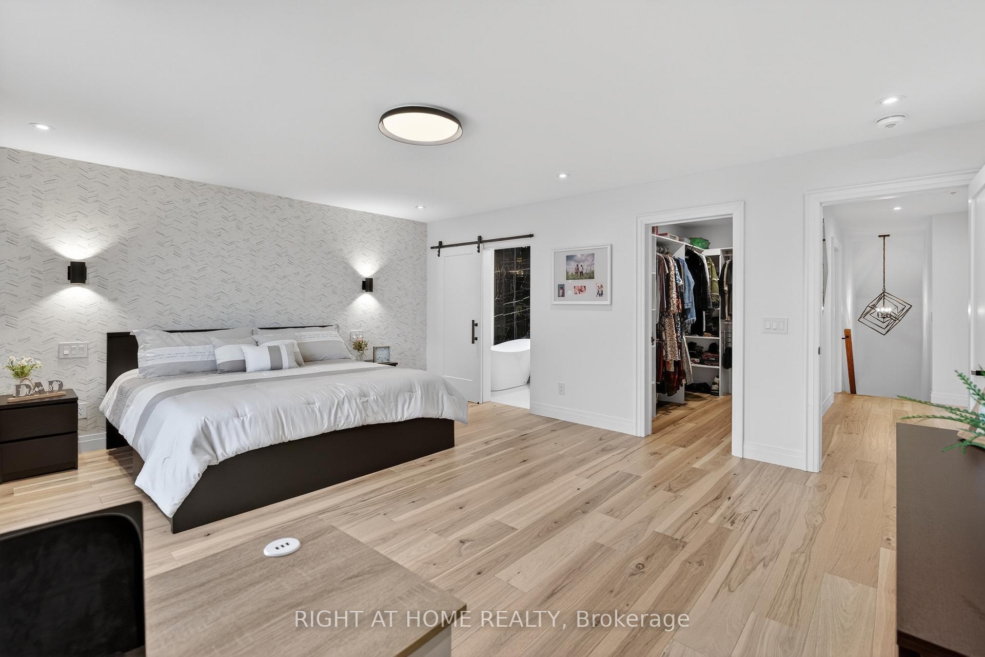 Photo 20 of 17 Exbury Road, North York, Downsview-Roding-CFB — HOMEH