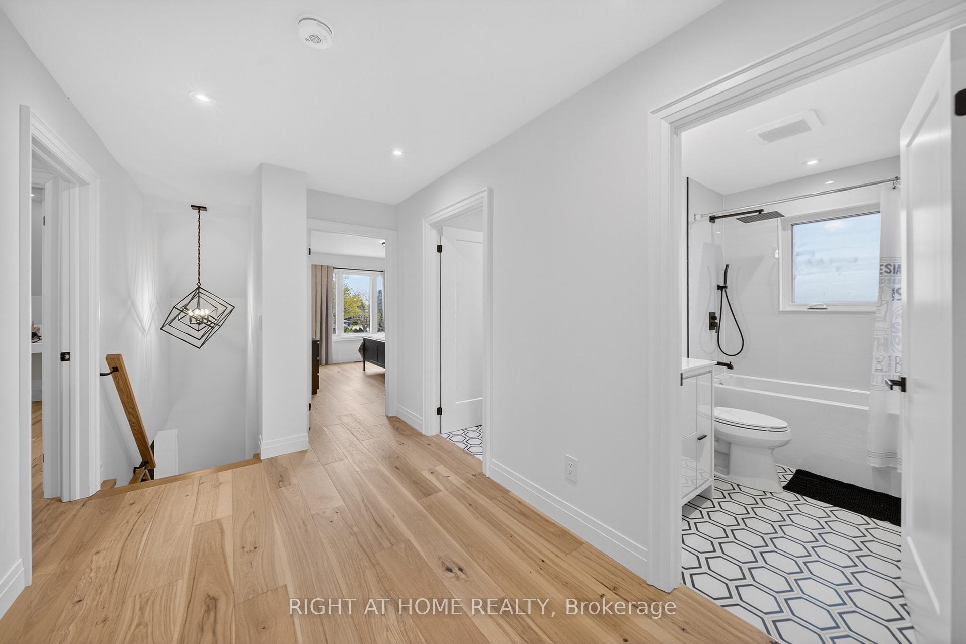 Photo 21 of 17 Exbury Road, North York, Downsview-Roding-CFB — HOMEH
