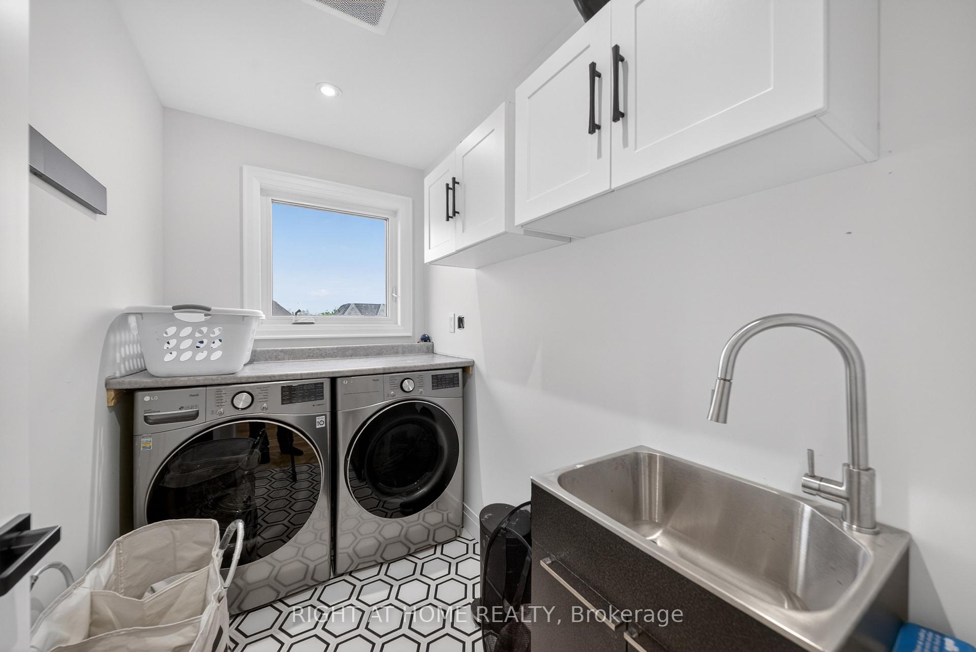 Photo 22 of 17 Exbury Road, North York, Downsview-Roding-CFB — HOMEH