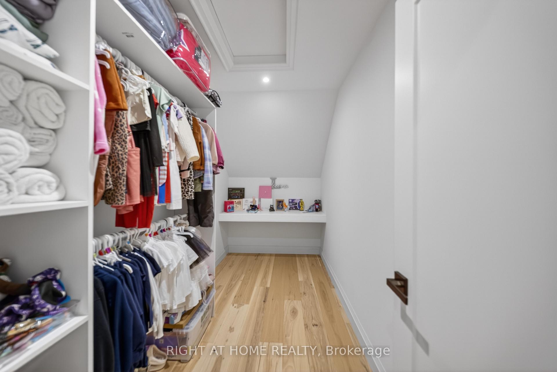 Photo 25 of 17 Exbury Road, North York, Downsview-Roding-CFB — HOMEH