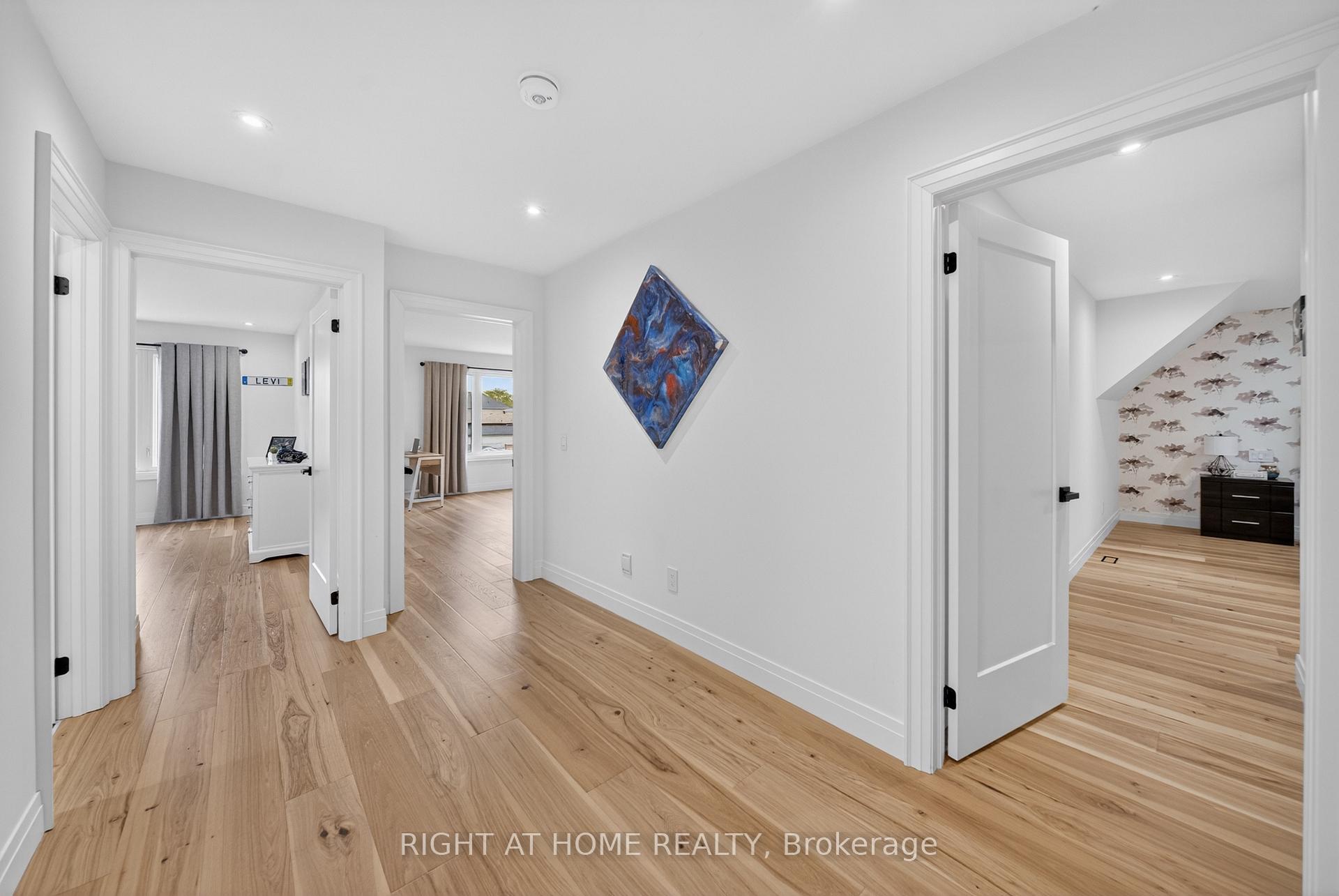 Photo 27 of 17 Exbury Road, North York, Downsview-Roding-CFB — HOMEH