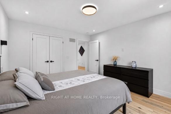 Photo 30 of 17 Exbury Road, North York, Downsview-Roding-CFB — HOMEH