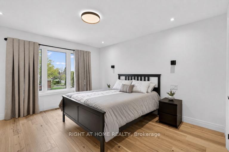 Photo 31 of 17 Exbury Road, North York, Downsview-Roding-CFB — HOMEH