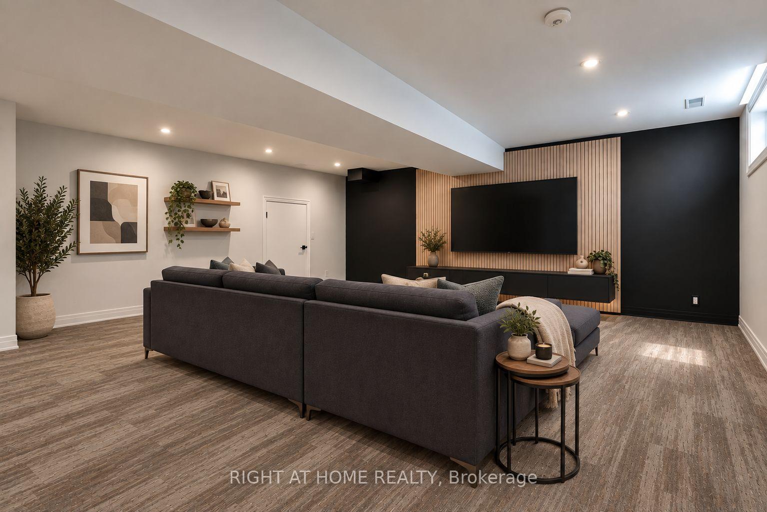 Photo 35 of 17 Exbury Road, North York, Downsview-Roding-CFB — HOMEH
