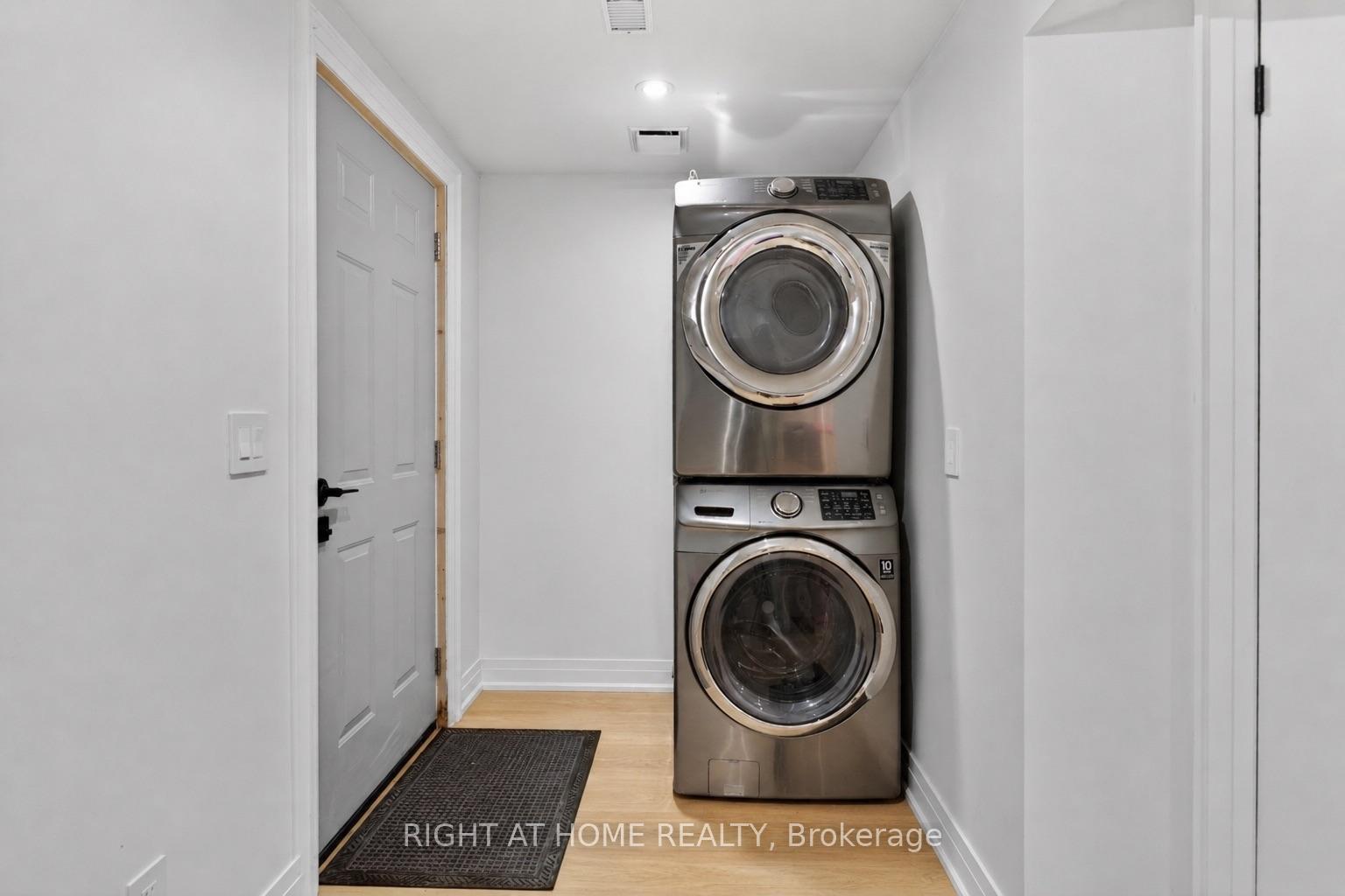 Photo 38 of 17 Exbury Road, North York, Downsview-Roding-CFB — HOMEH