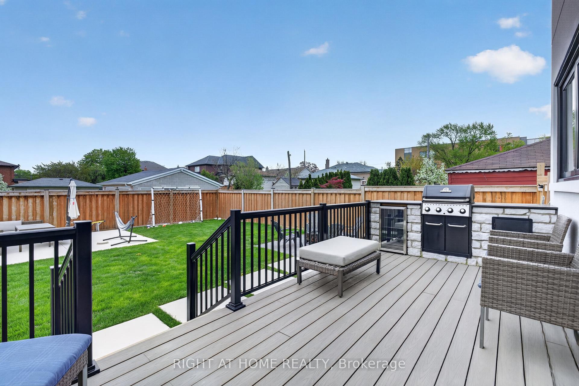 Photo 39 of 17 Exbury Road, North York, Downsview-Roding-CFB — HOMEH