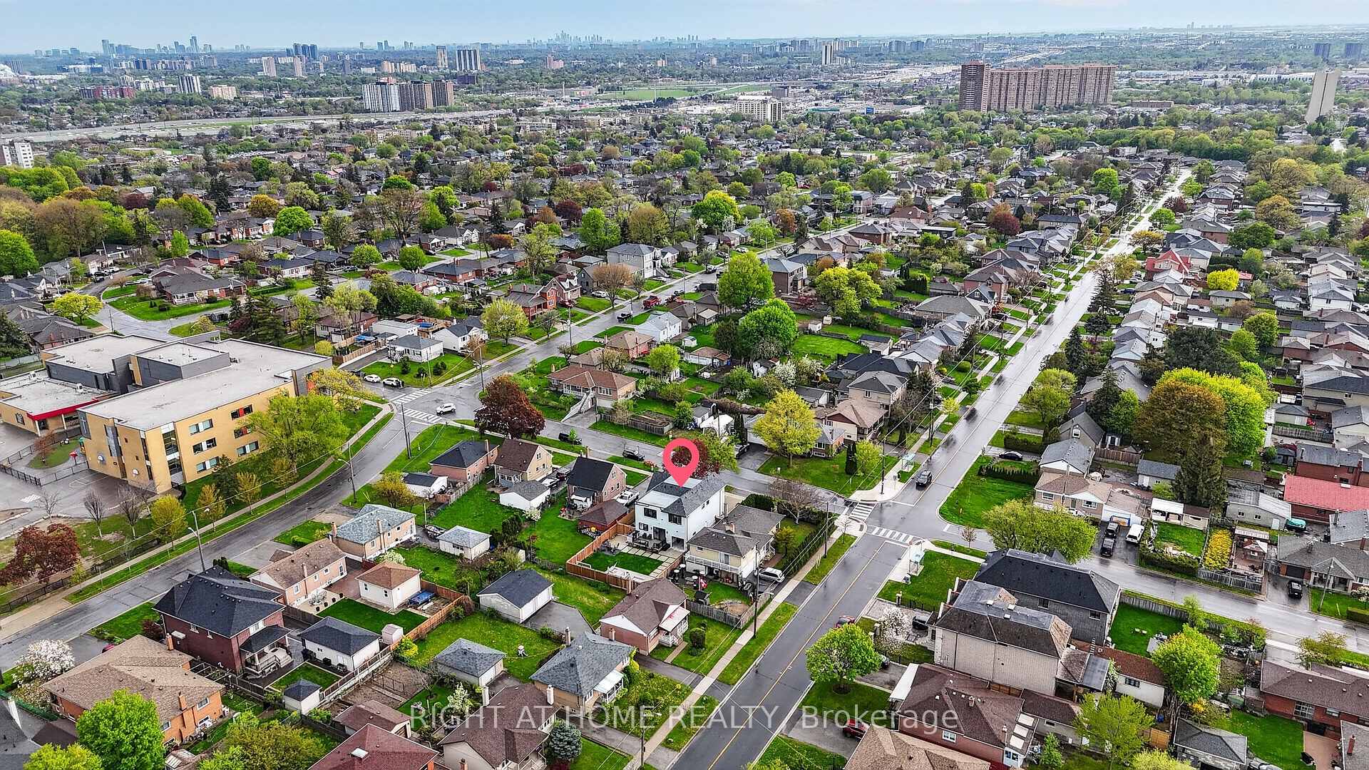 Photo 47 of 17 Exbury Road, North York, Downsview-Roding-CFB — HOMEH