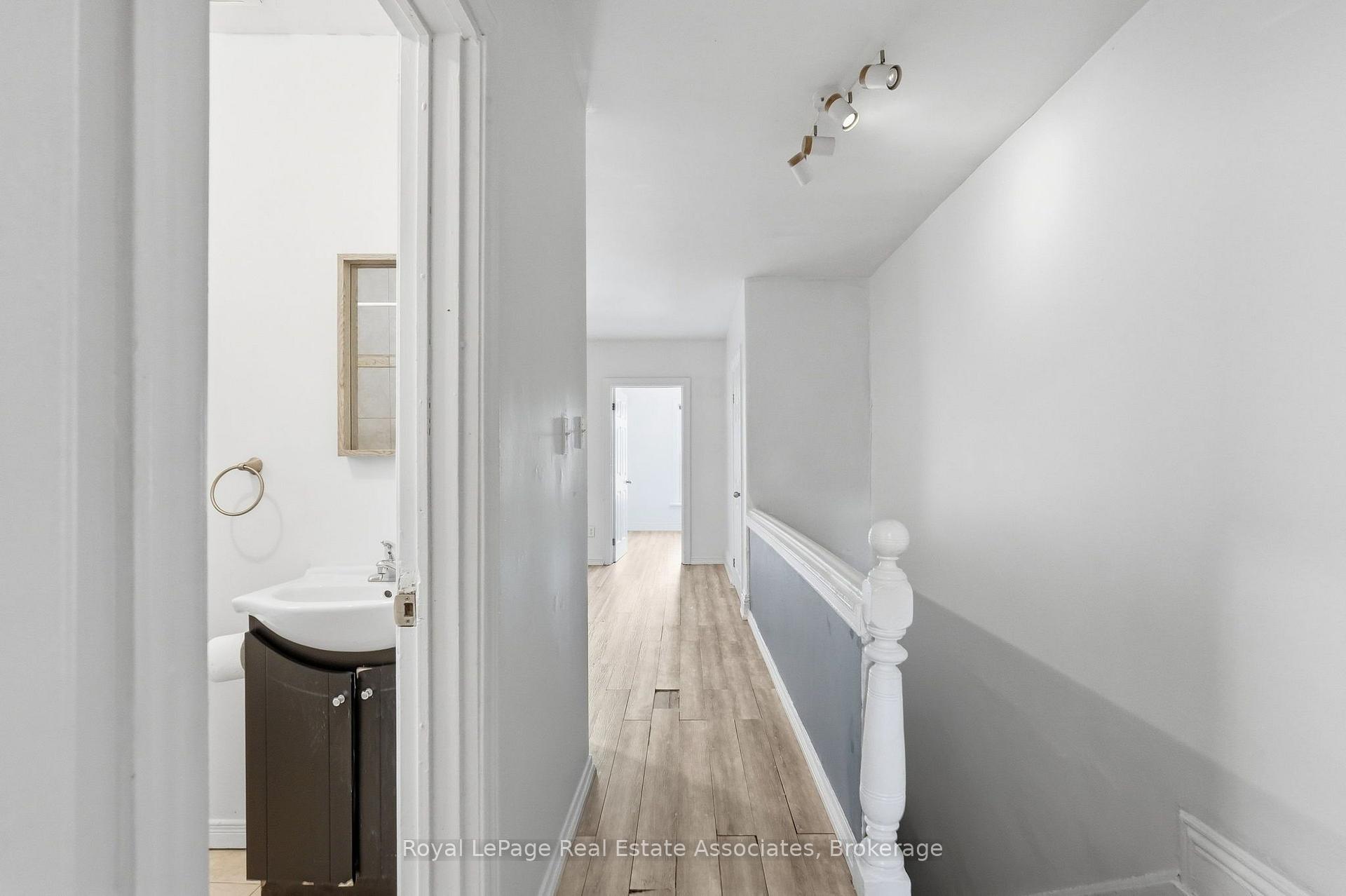 Photo 8 of Unit 2, 51 Wellington Street N, Hamilton, Beasley — HOMEH