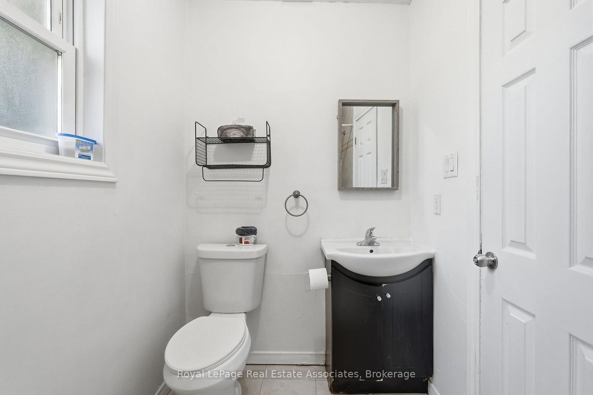 Photo 19 of Unit 2, 51 Wellington Street N, Hamilton, Beasley — HOMEH