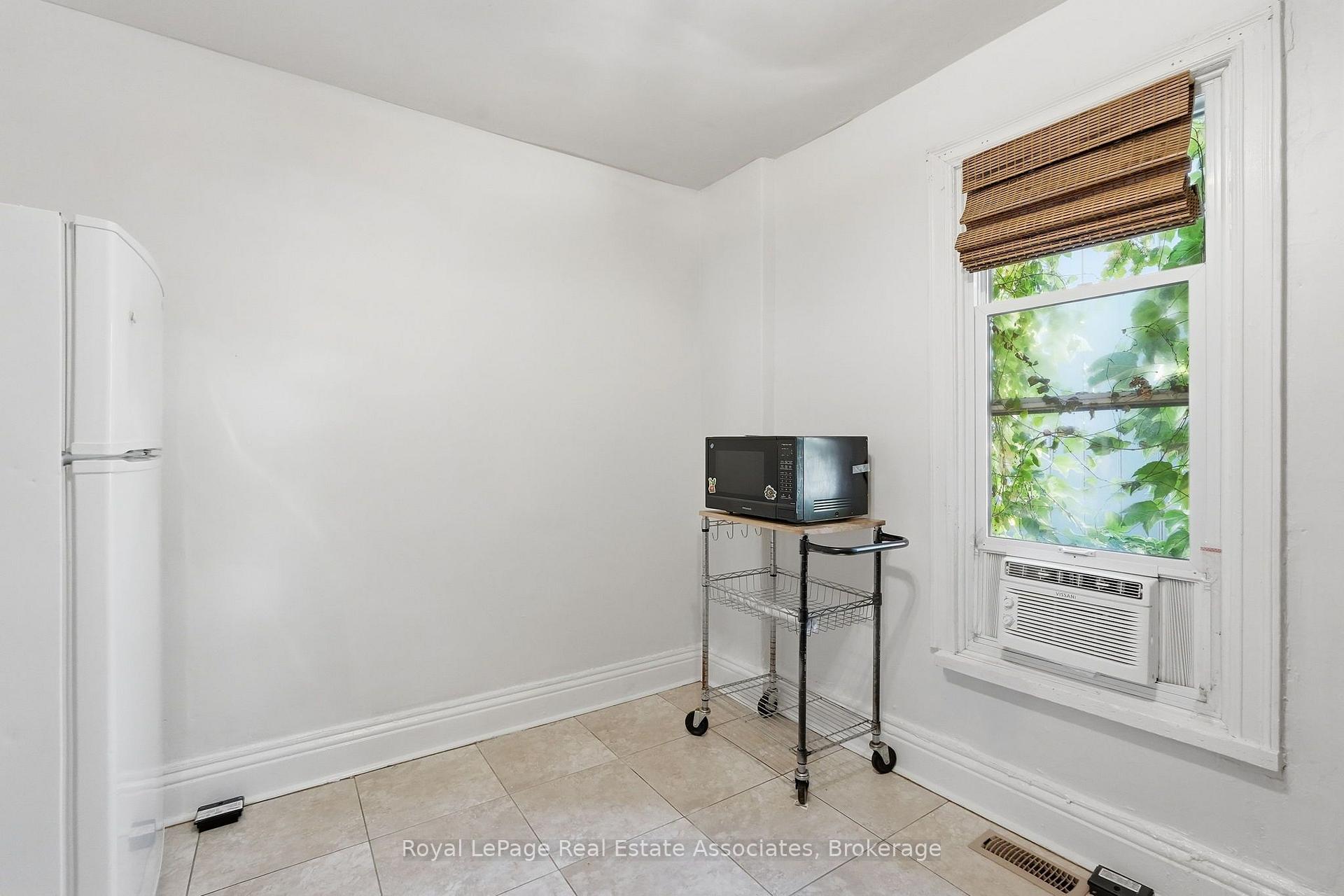 Photo 23 of Unit 2, 51 Wellington Street N, Hamilton, Beasley — HOMEH