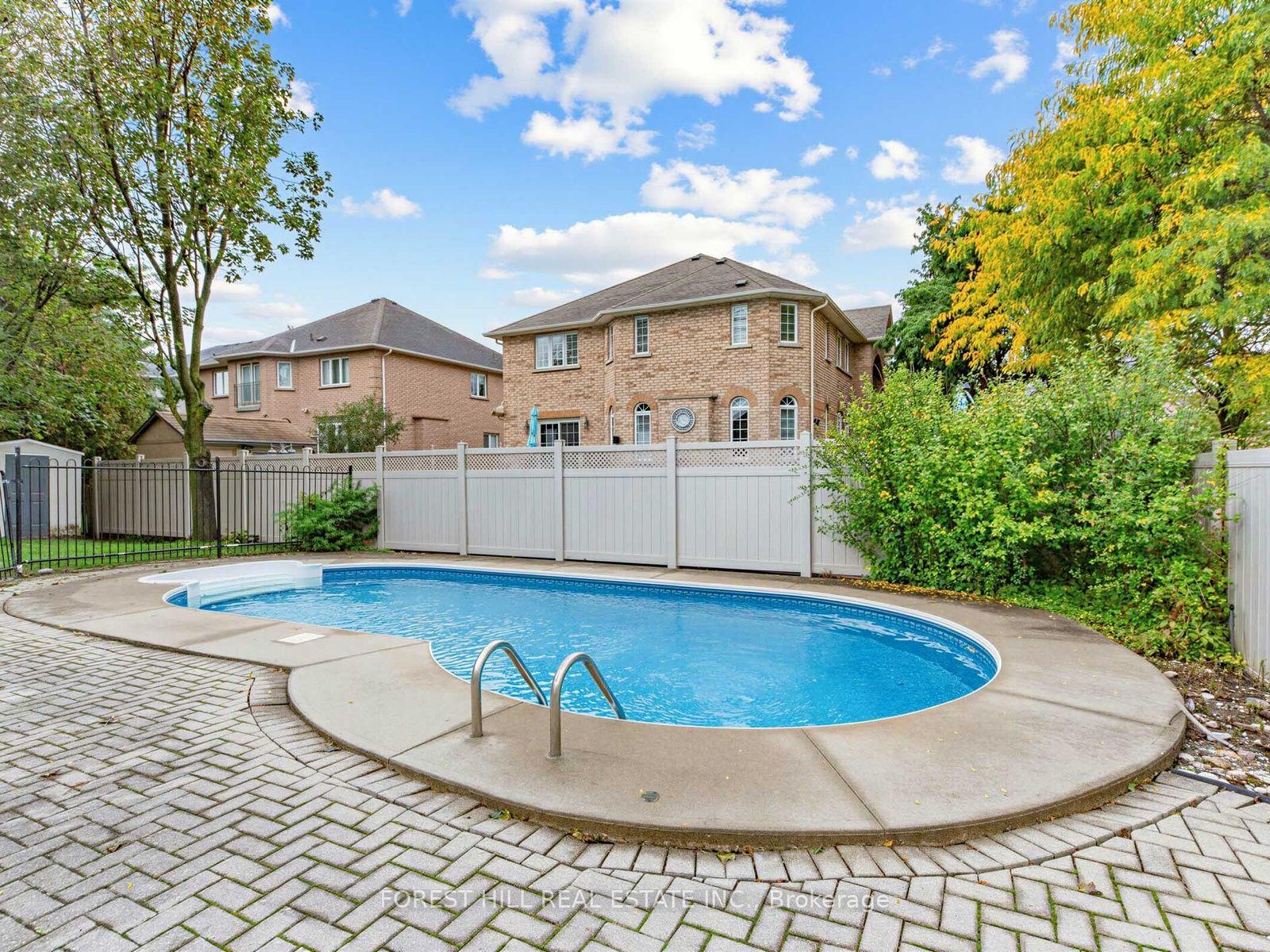 Photo 44 of 104 Sanibel Crescent, Vaughan, Uplands — HOMEH
