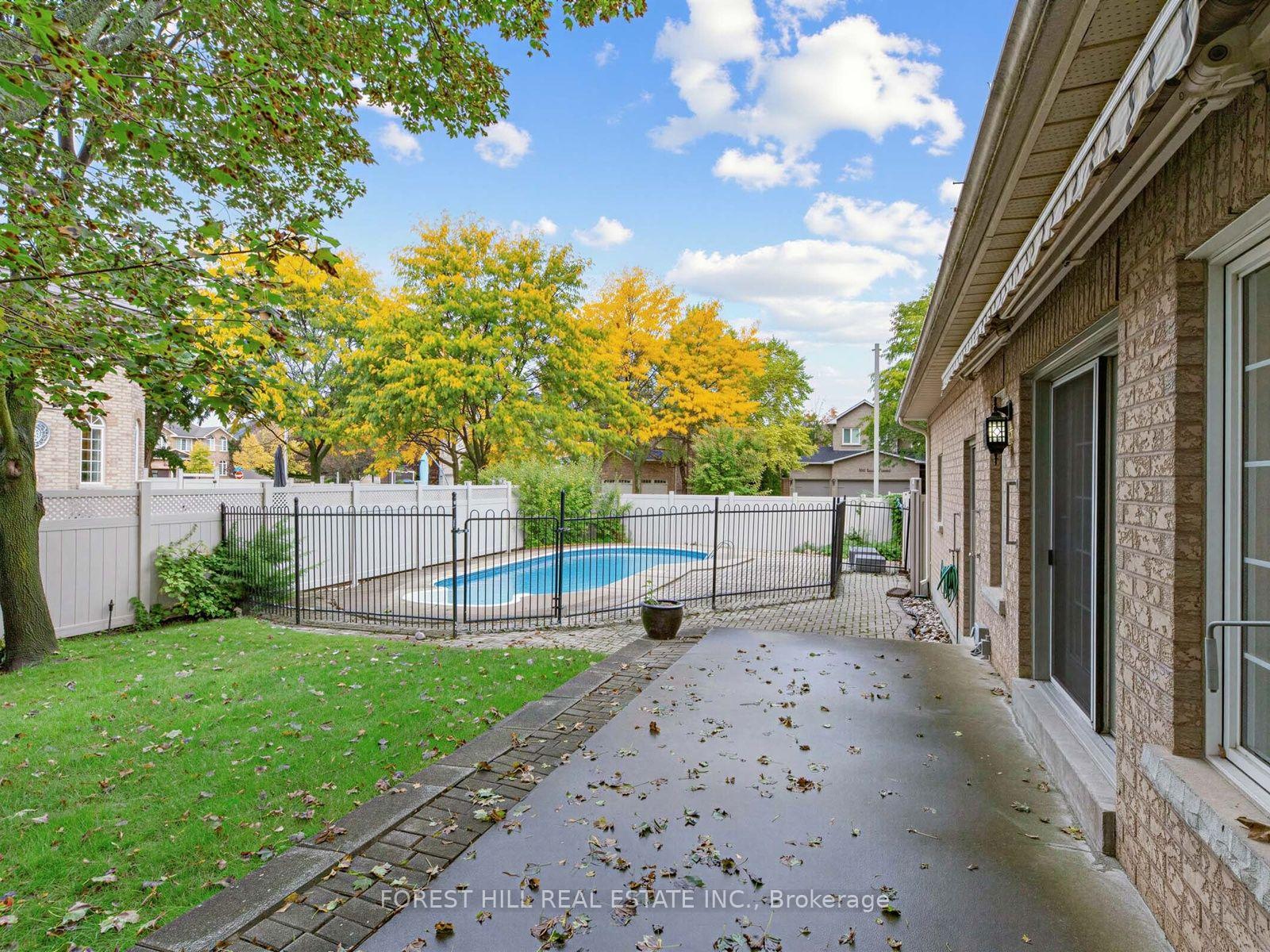 Photo 49 of 104 Sanibel Crescent, Vaughan, Uplands — HOMEH