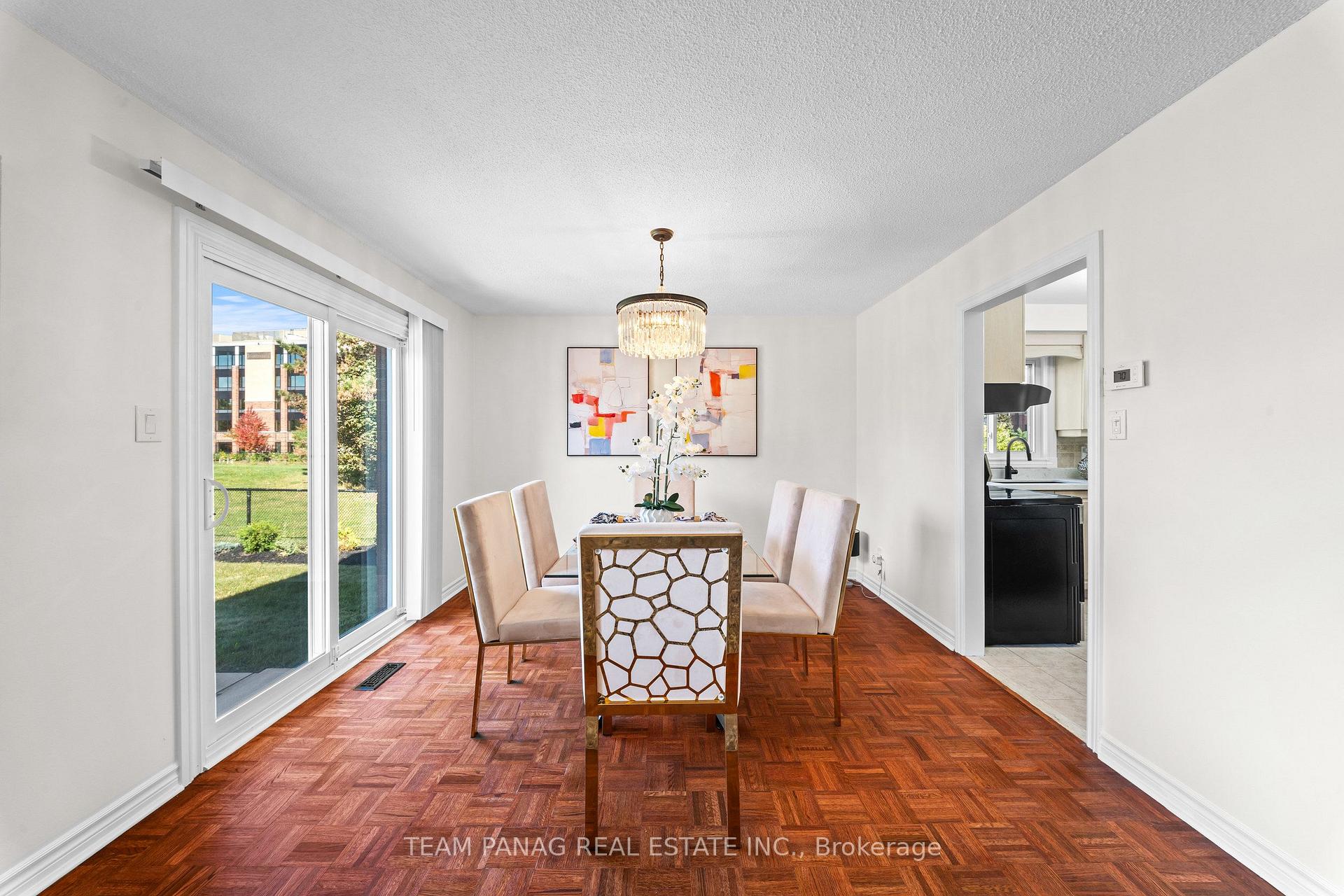 Photo 15 of 42 Kingknoll Drive, Brampton, Fletcher's Creek South — HOMEH