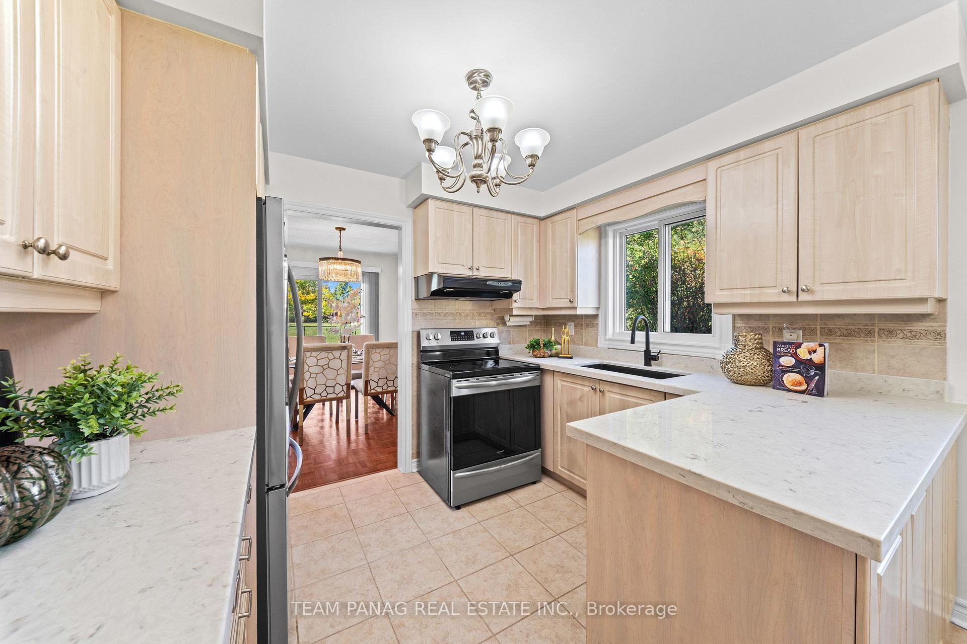Photo 17 of 42 Kingknoll Drive, Brampton, Fletcher's Creek South — HOMEH