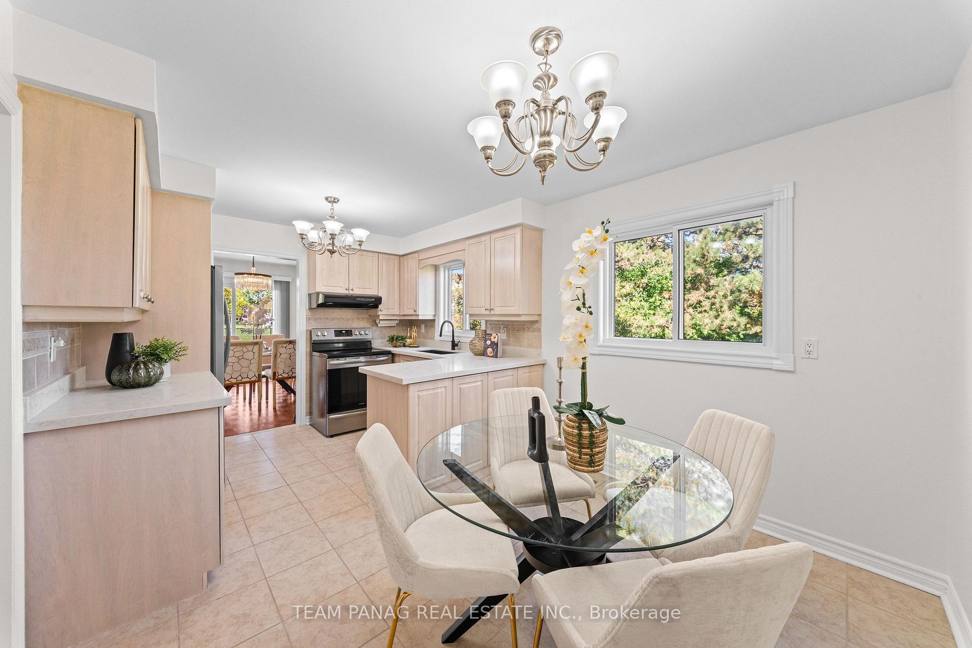 Photo 22 of 42 Kingknoll Drive, Brampton, Fletcher's Creek South — HOMEH