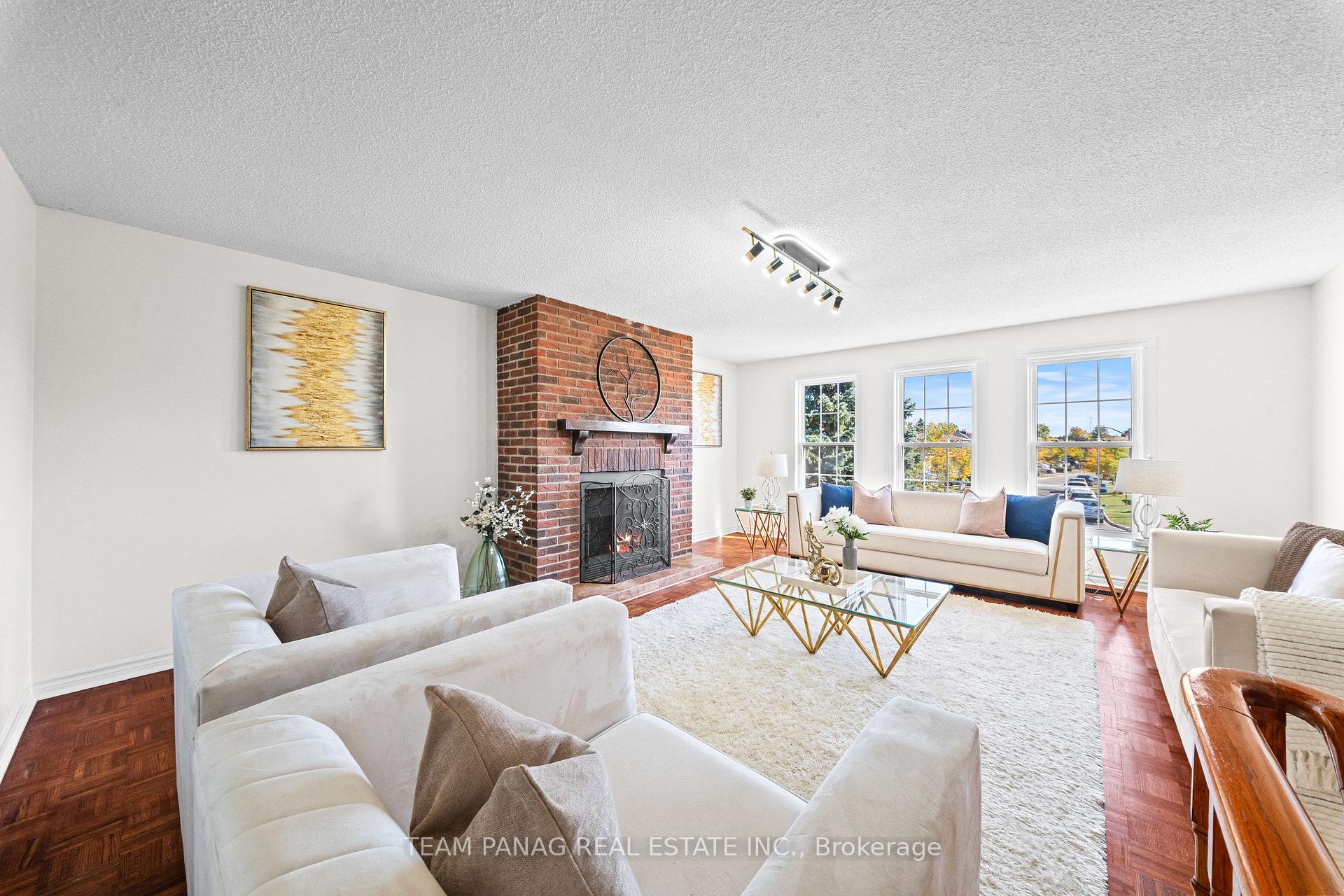 Photo 24 of 42 Kingknoll Drive, Brampton, Fletcher's Creek South — HOMEH