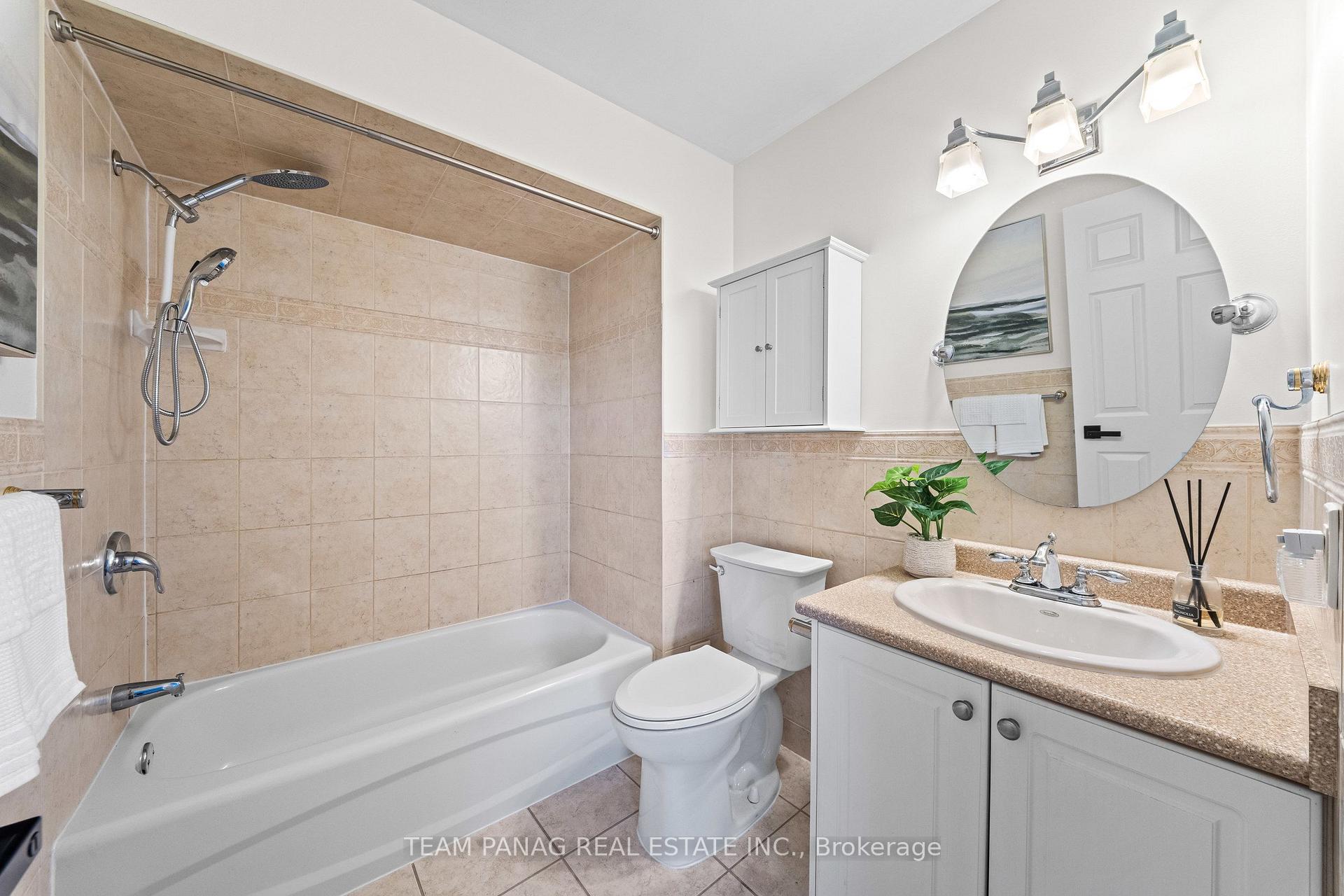 Photo 32 of 42 Kingknoll Drive, Brampton, Fletcher's Creek South — HOMEH