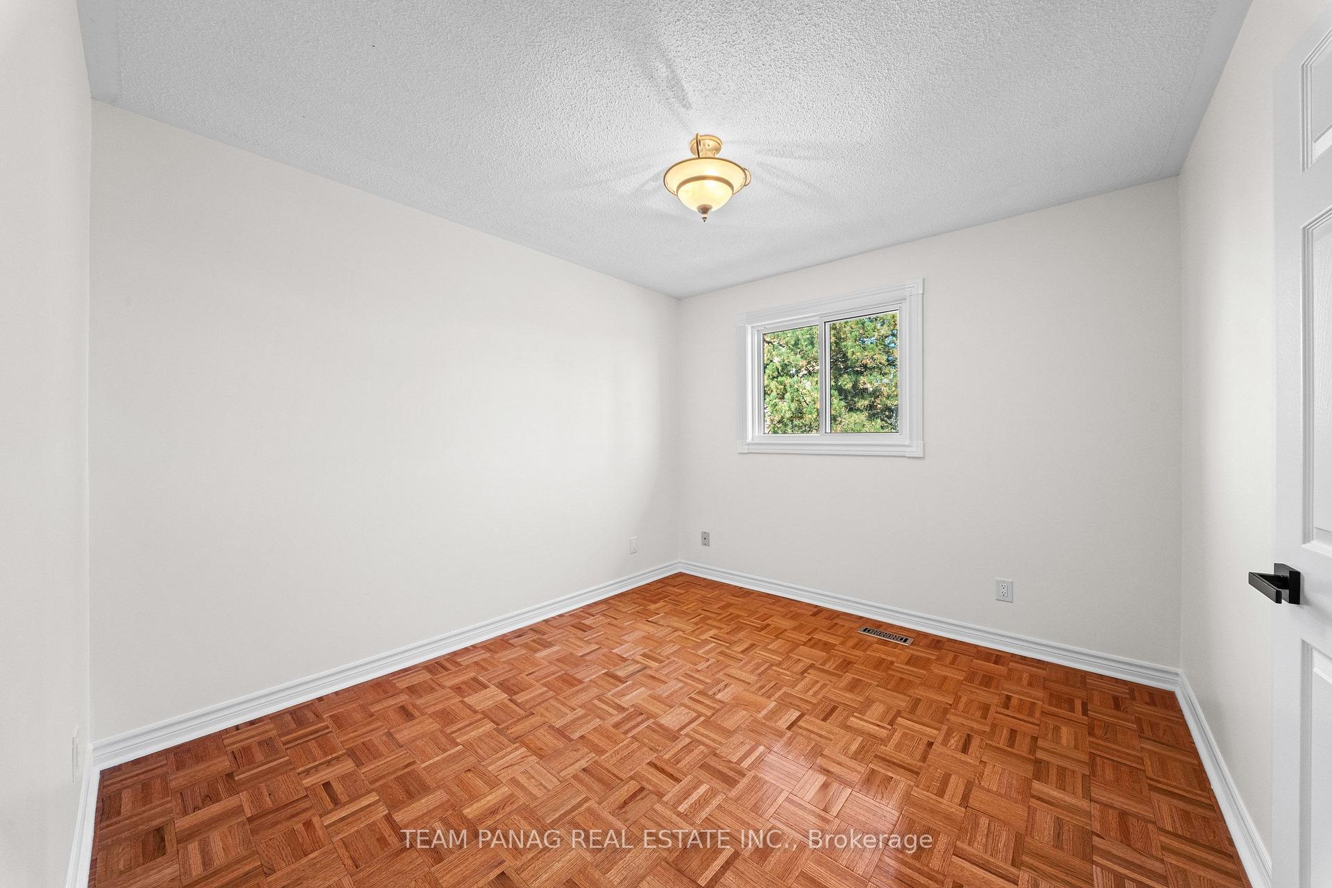 Photo 33 of 42 Kingknoll Drive, Brampton, Fletcher's Creek South — HOMEH
