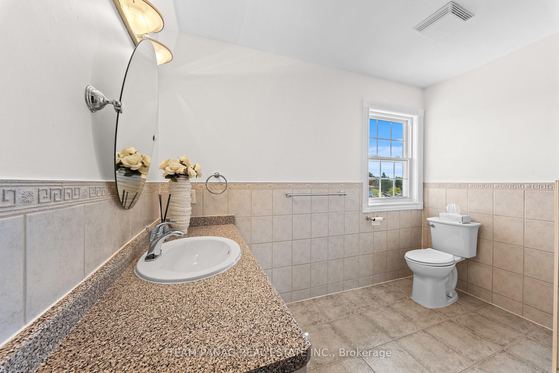 Photo 34 of 42 Kingknoll Drive, Brampton, Fletcher's Creek South — HOMEH