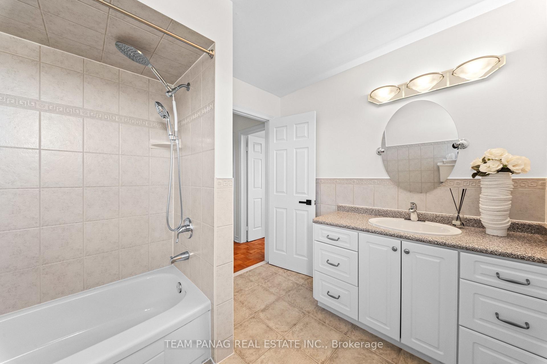 Photo 35 of 42 Kingknoll Drive, Brampton, Fletcher's Creek South — HOMEH