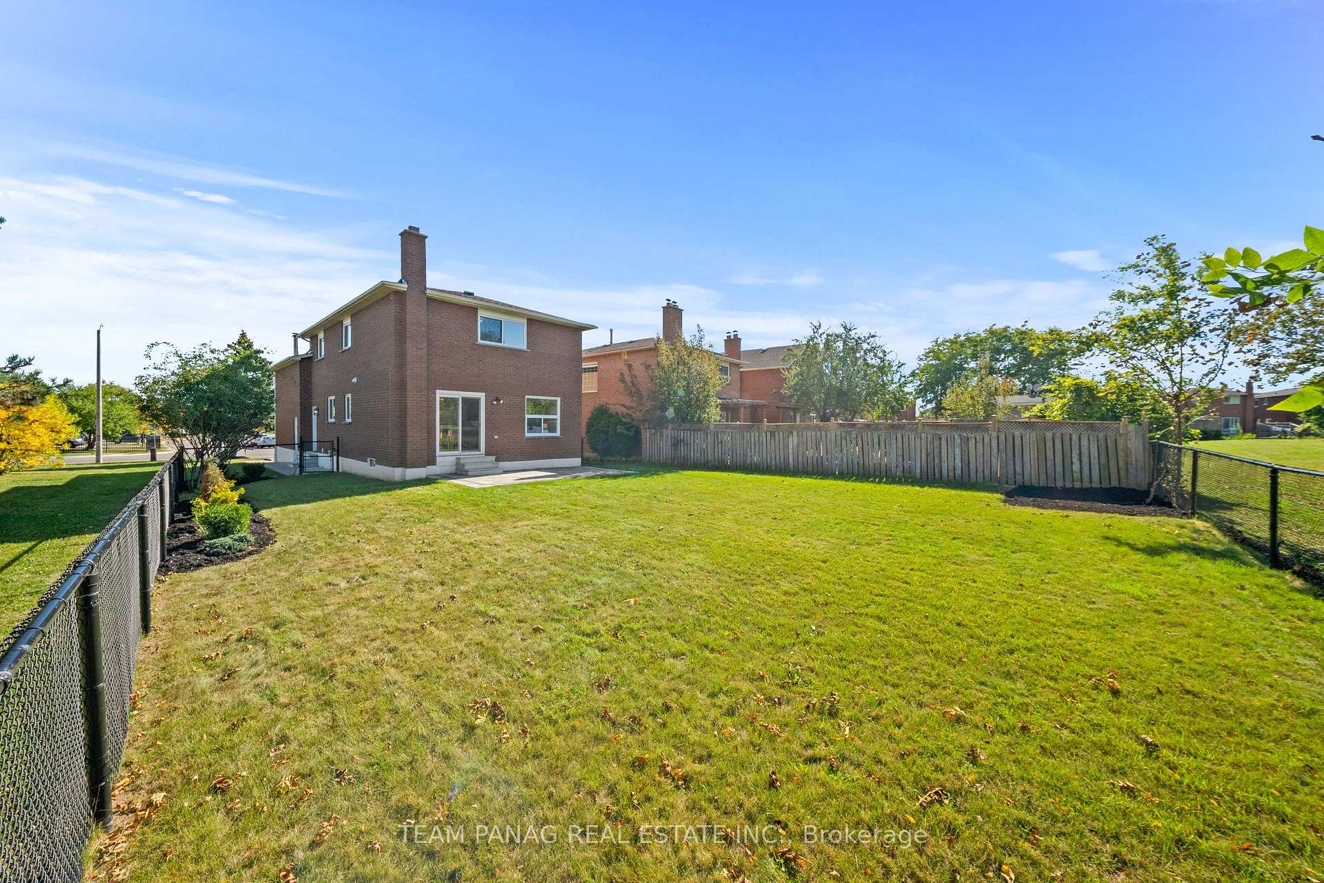 Photo 39 of 42 Kingknoll Drive, Brampton, Fletcher's Creek South — HOMEH