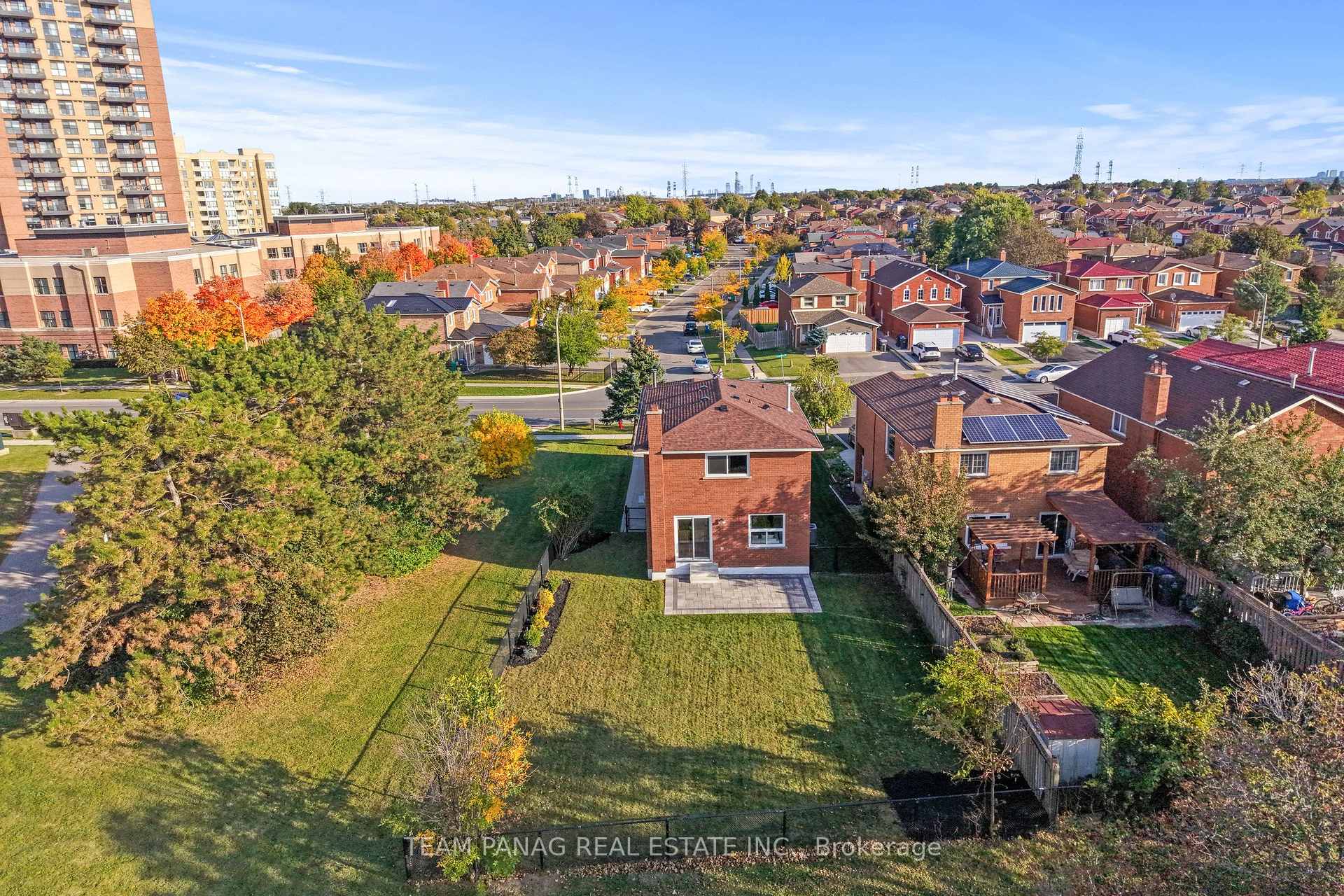 Photo 44 of 42 Kingknoll Drive, Brampton, Fletcher's Creek South — HOMEH
