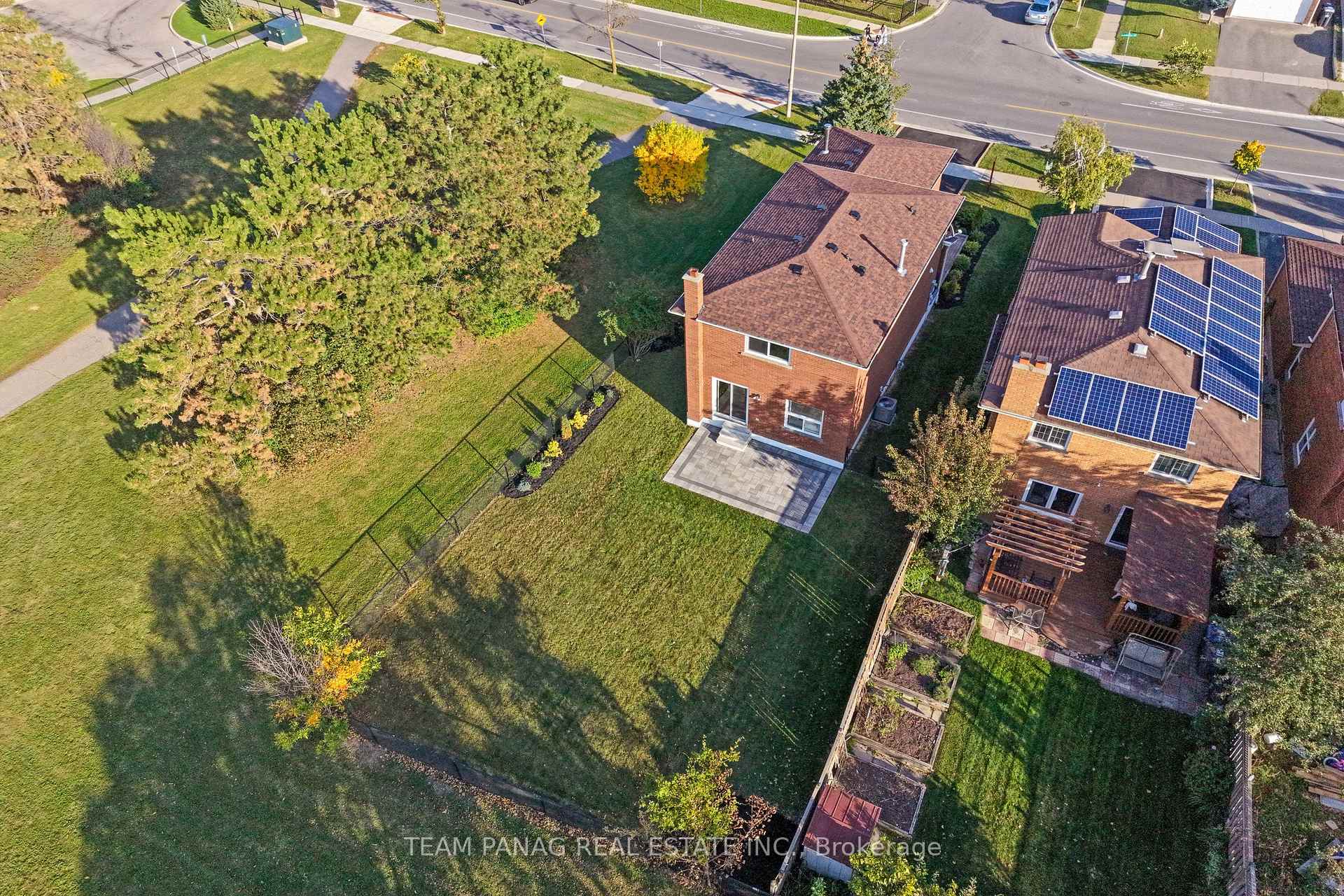 Photo 45 of 42 Kingknoll Drive, Brampton, Fletcher's Creek South — HOMEH