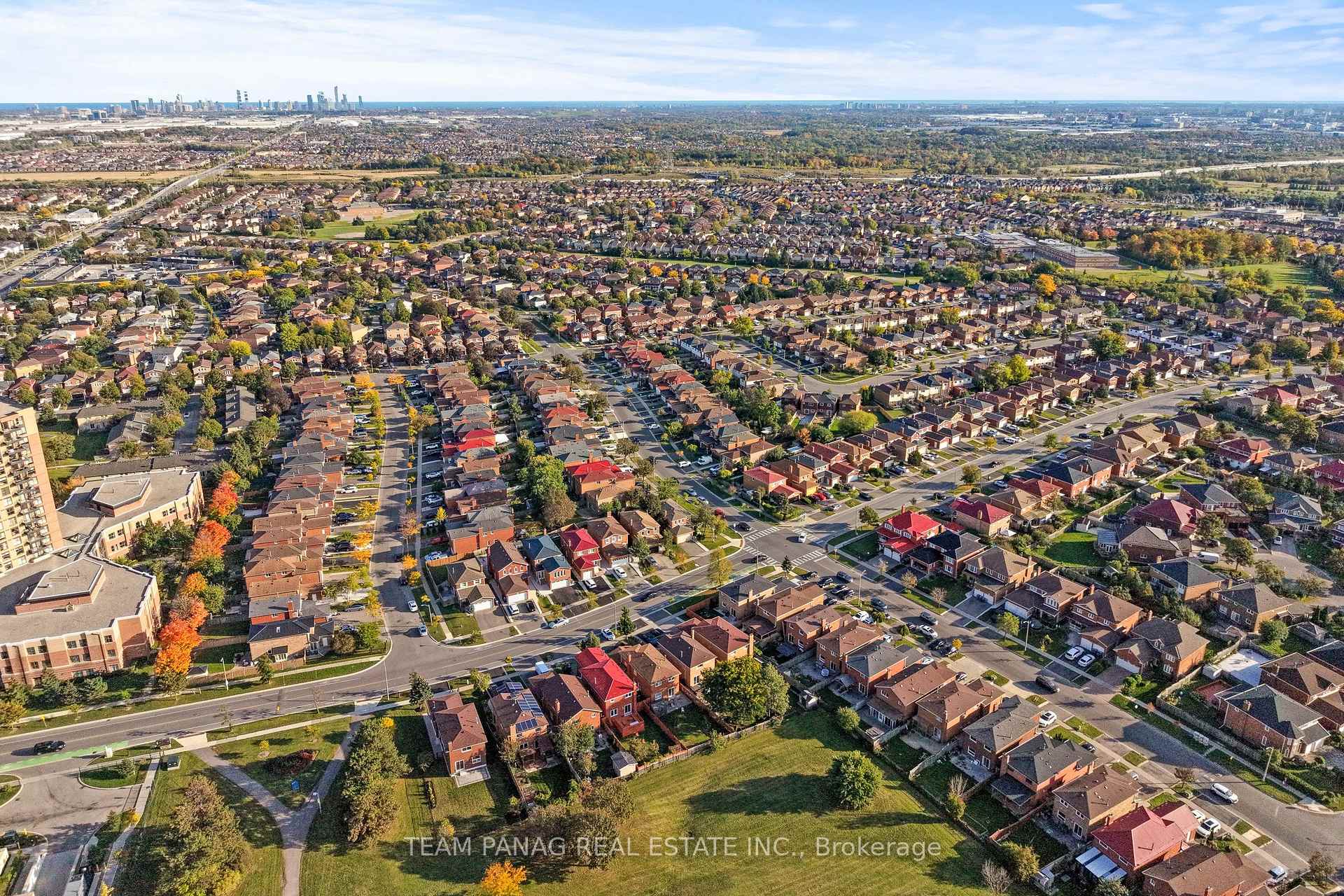 Photo 49 of 42 Kingknoll Drive, Brampton, Fletcher's Creek South — HOMEH