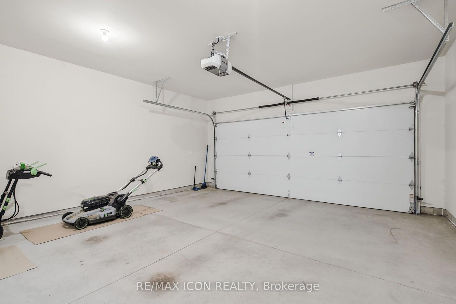 Photo 14 of 32 Foxtail Lane, St. Thomas — HOMEH