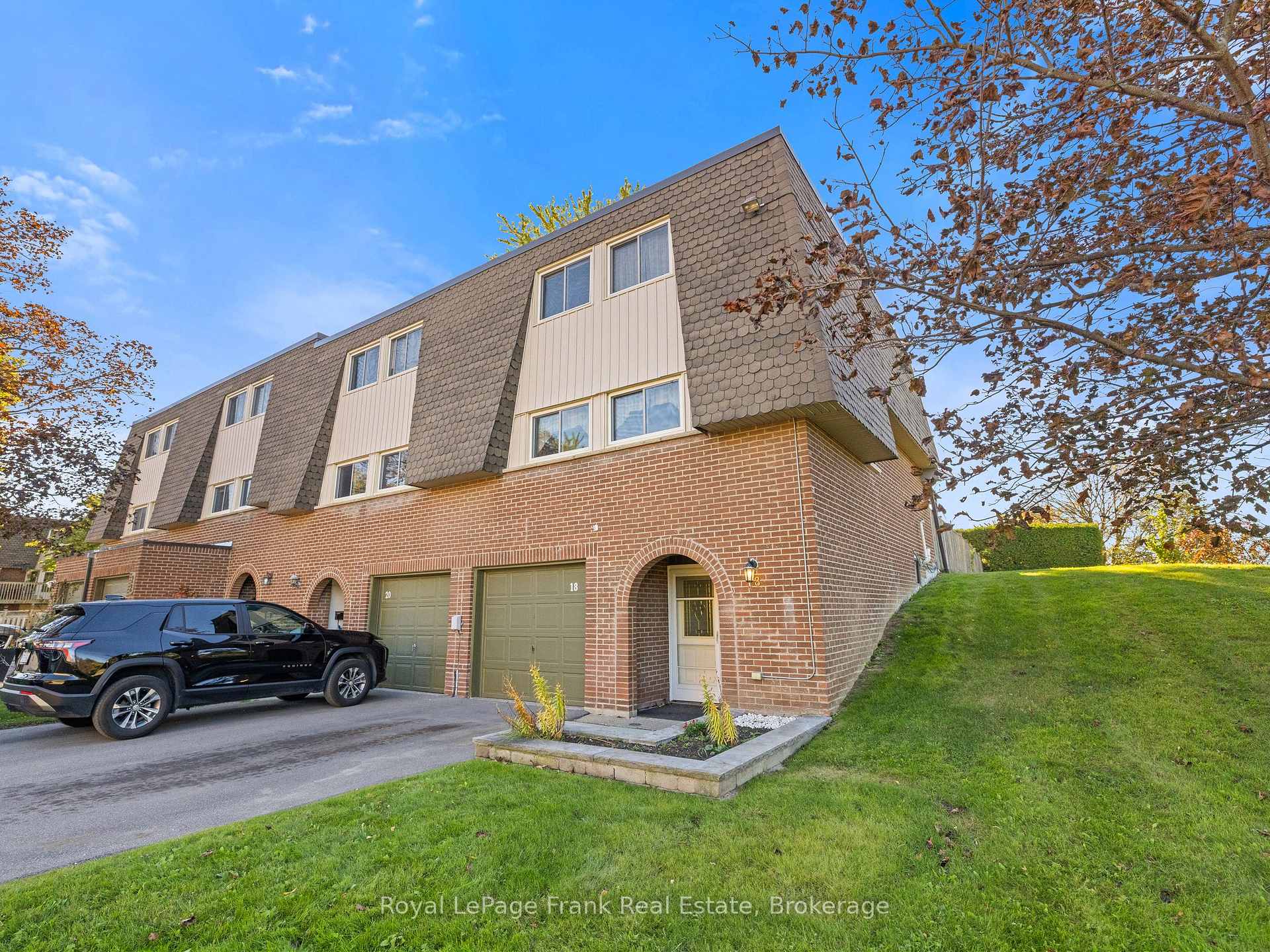 Photo 3 of Unit 28, 18 Reygate Court, Ajax, South East — HOMEH