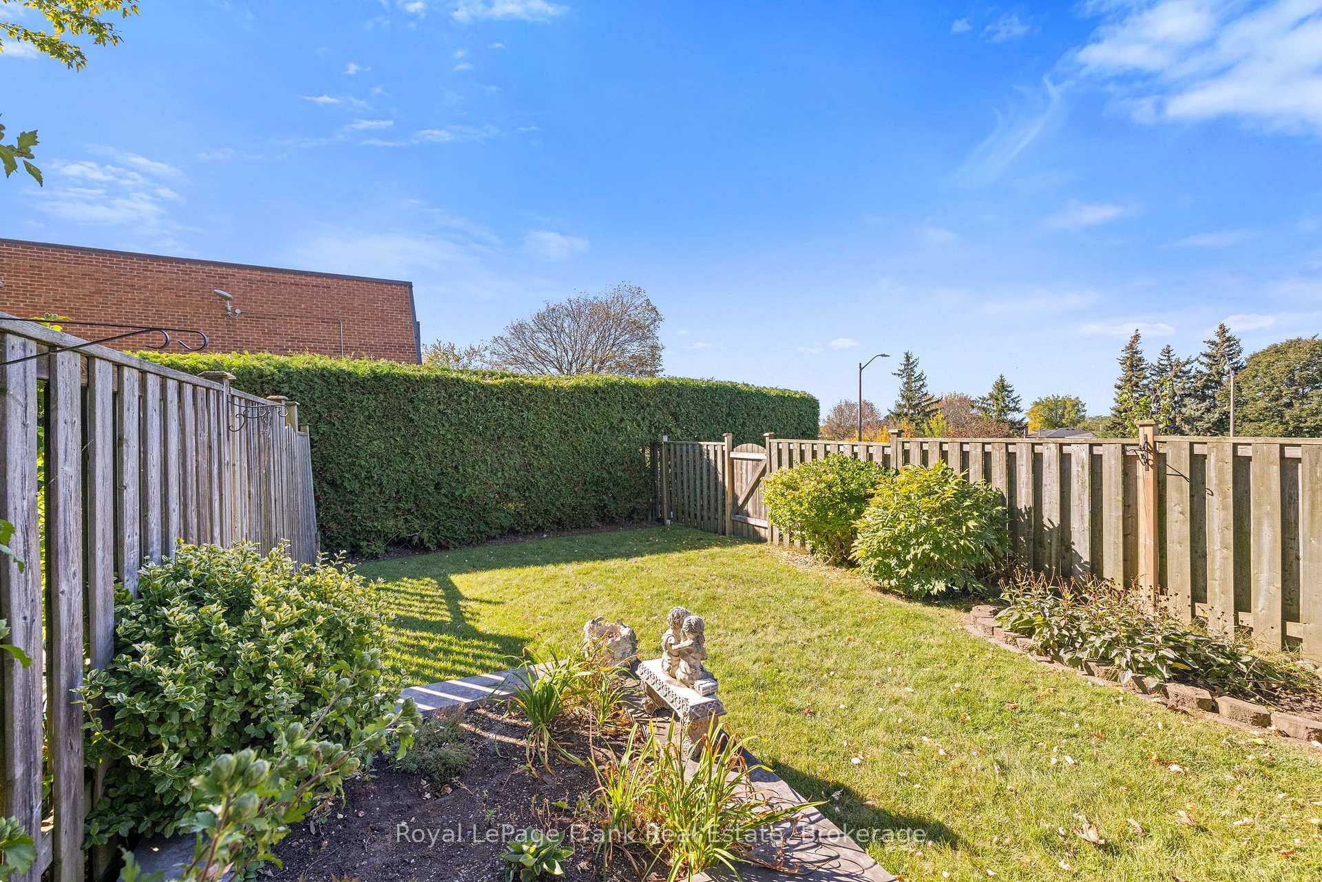 Photo 30 of Unit 28, 18 Reygate Court, Ajax, South East — HOMEH