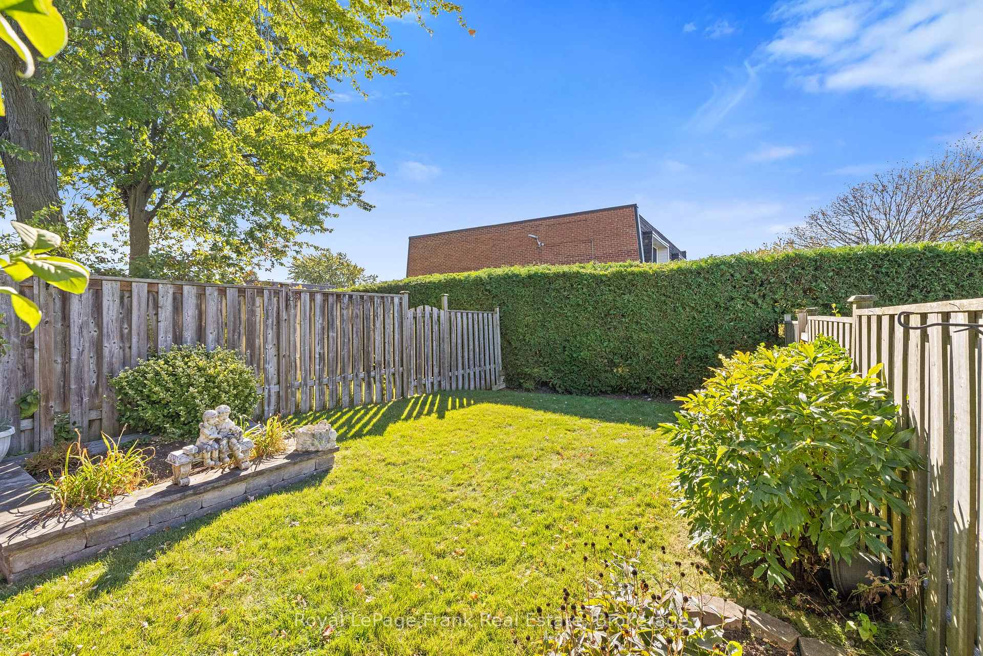Photo 31 of Unit 28, 18 Reygate Court, Ajax, South East — HOMEH