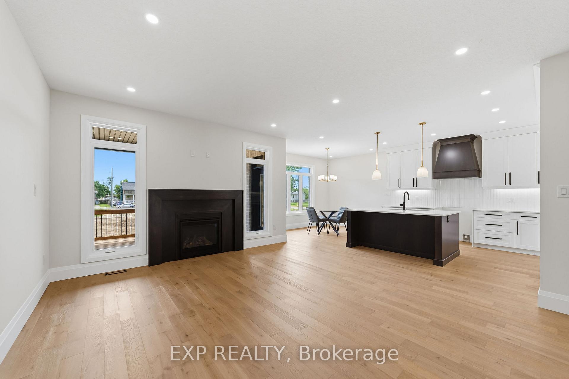 Photo 4 of 404 Erie Street, Warwick, Watford — HOMEH