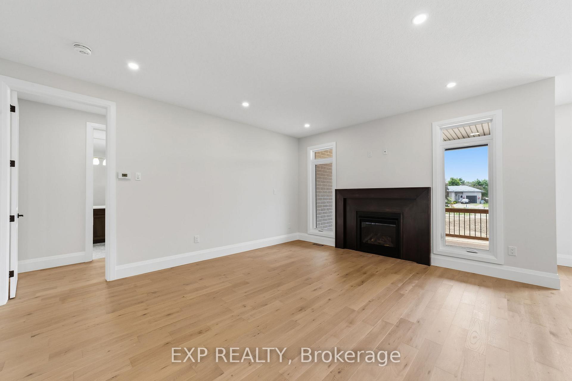 Photo 6 of 404 Erie Street, Warwick, Watford — HOMEH