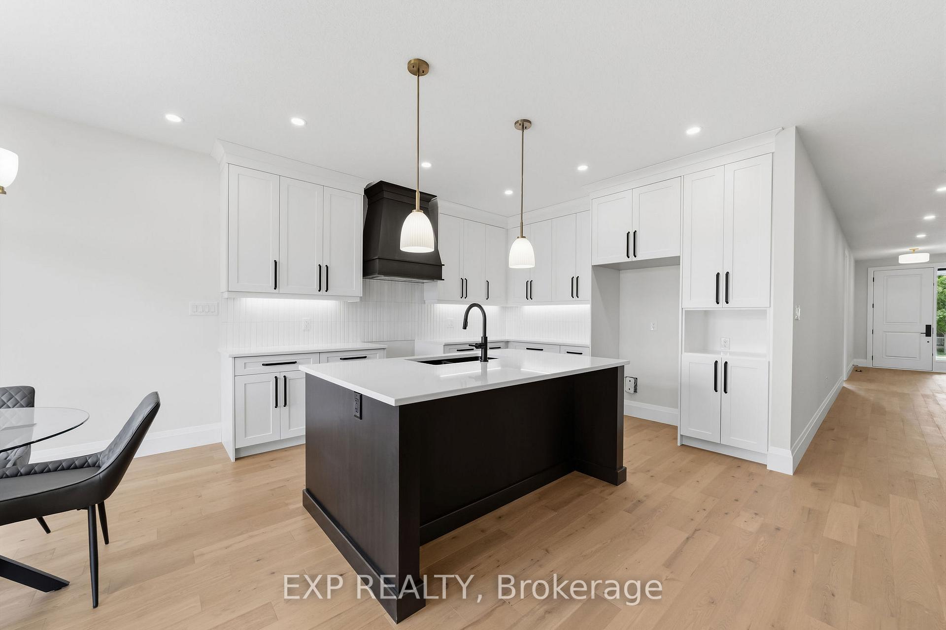 Photo 9 of 404 Erie Street, Warwick, Watford — HOMEH