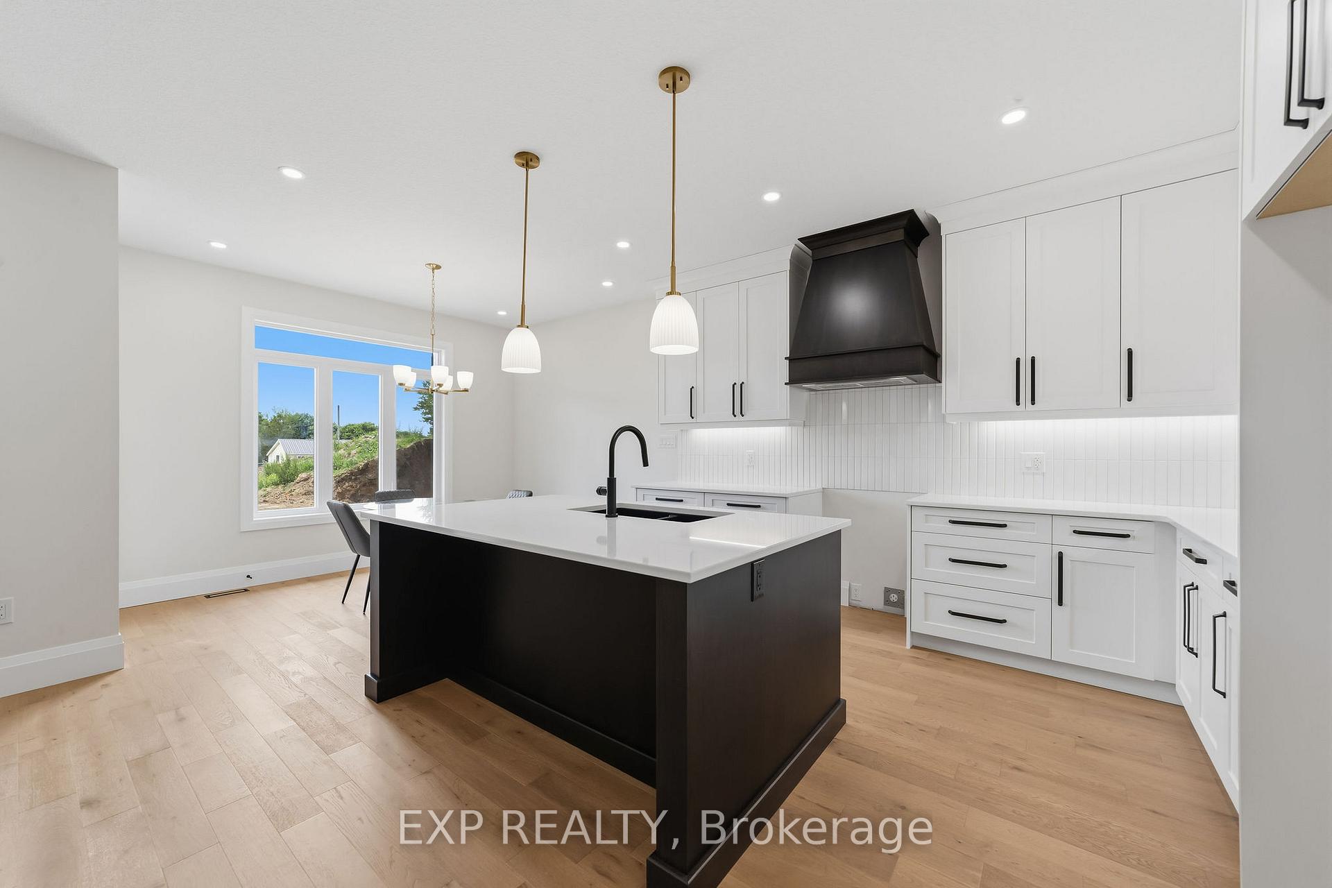 Photo 11 of 404 Erie Street, Warwick, Watford — HOMEH