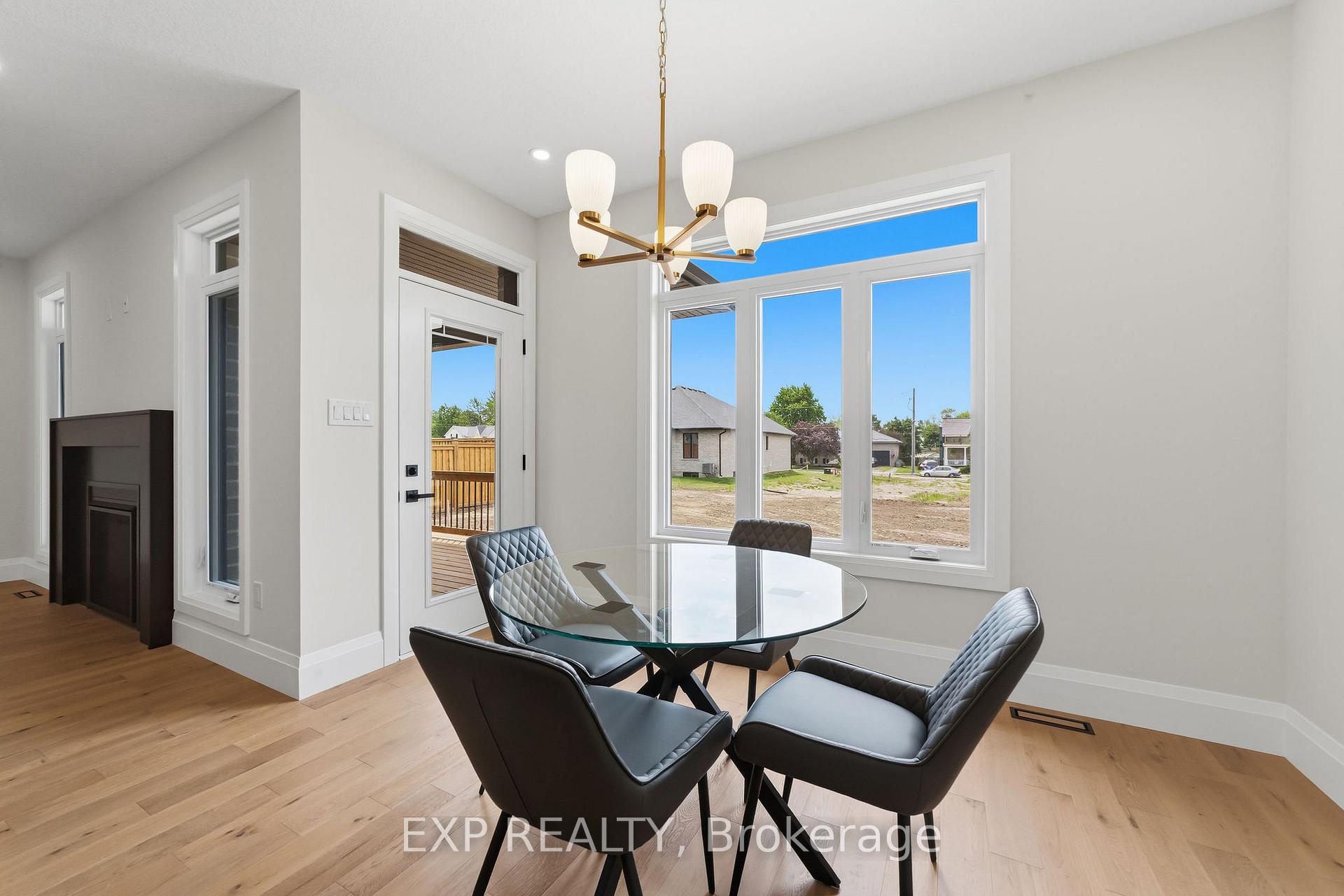 Photo 14 of 404 Erie Street, Warwick, Watford — HOMEH